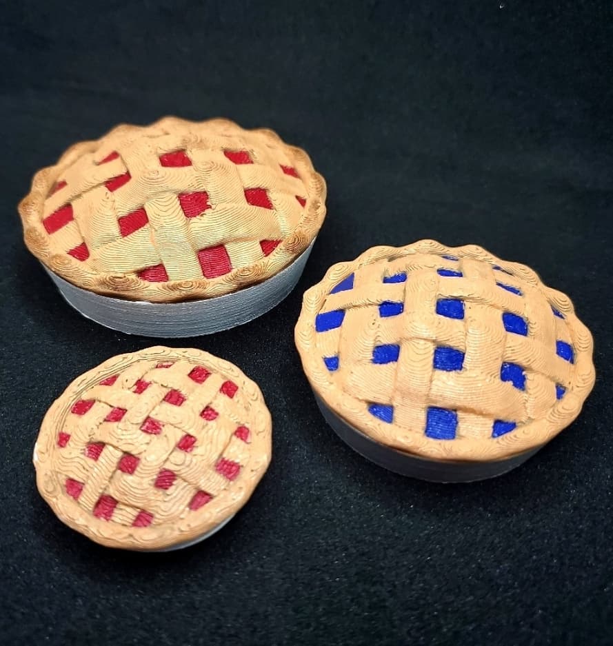 Pair of Miniature Lattice-Top Pies :: Delicious Desserts! 3d model