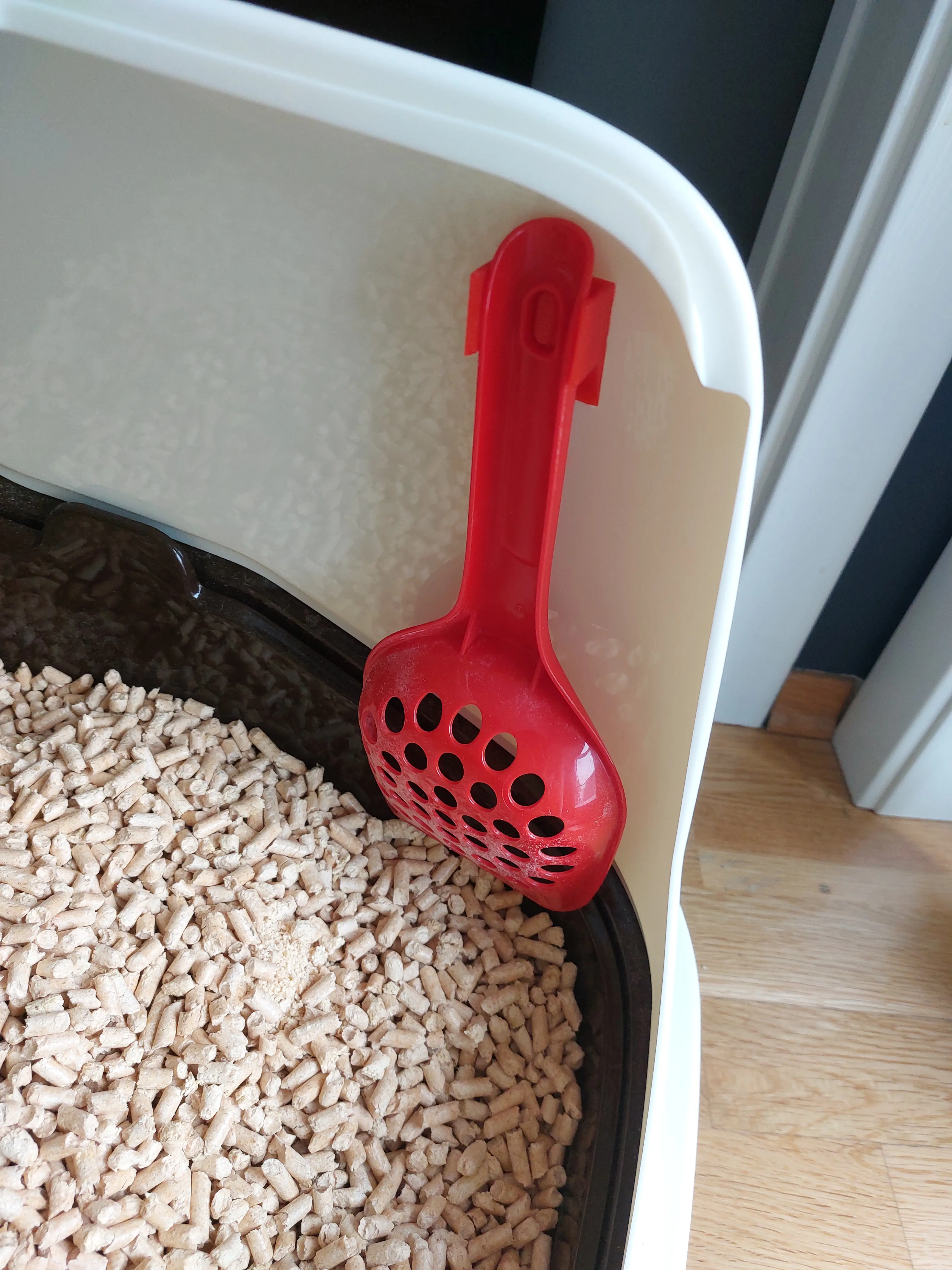 PeeWee litter box scoop mount 3d model