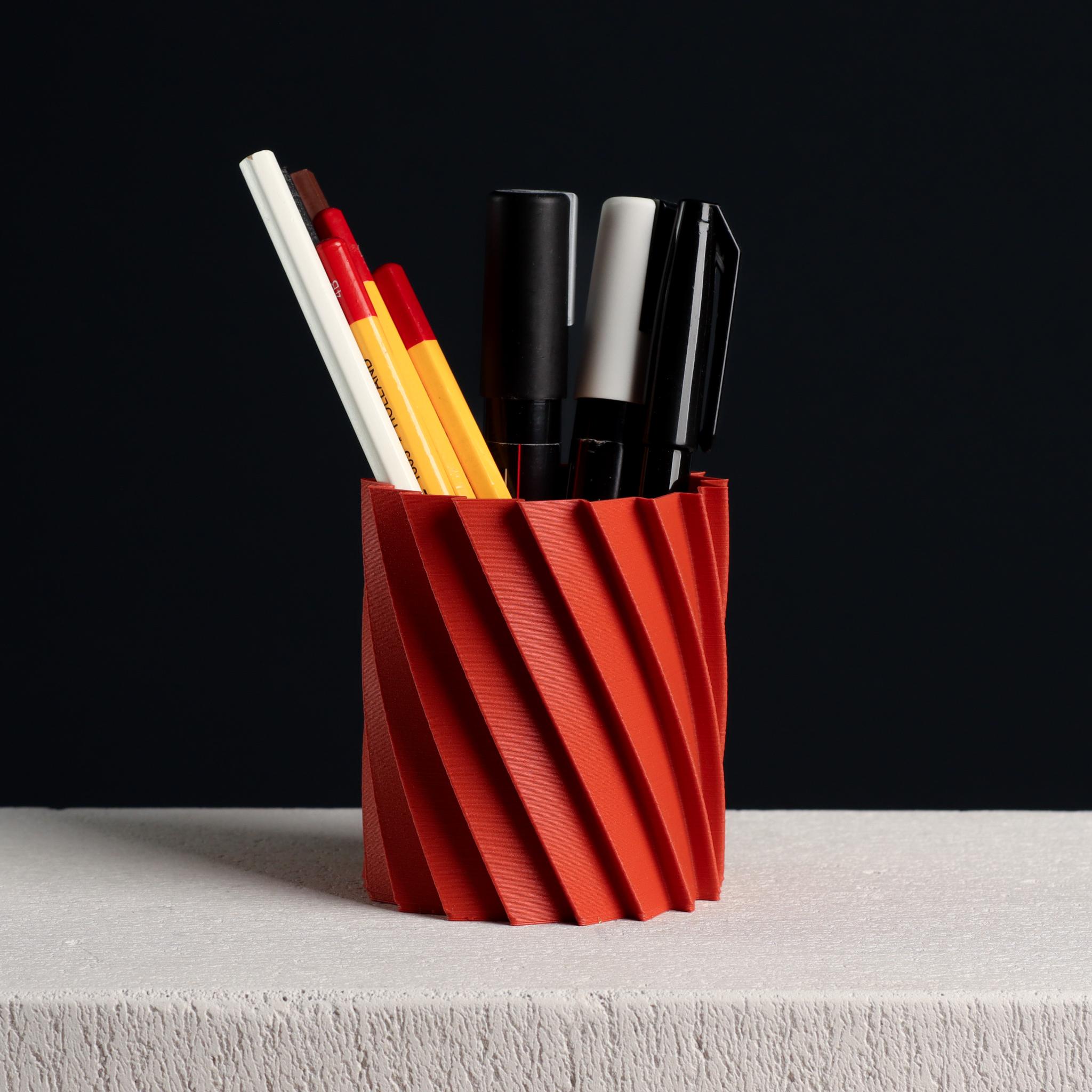 Twisted Pencil Cup, (vase mode & shelled)  3d model