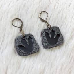 Theropod Footprint Earrings 3d model
