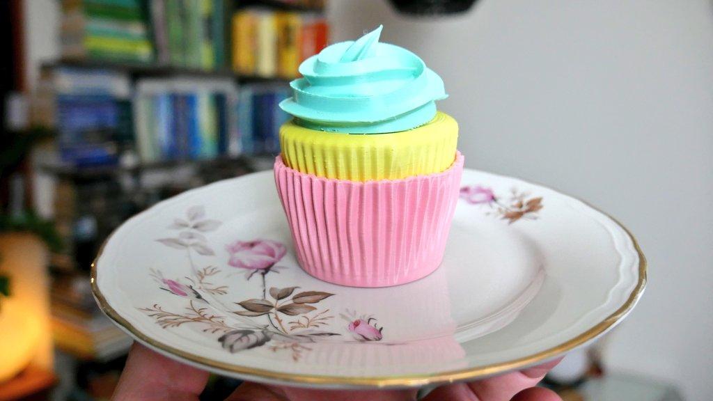 Cupcake #1 - Happy birthday! Printed this one on my Prusa MINI+ in 0.2mm layers using Filament PM PLA Pastel Banana Yellow, Bubblegum Pink, and Sweet Mint. It looks delicious! 🧁 - 3d model