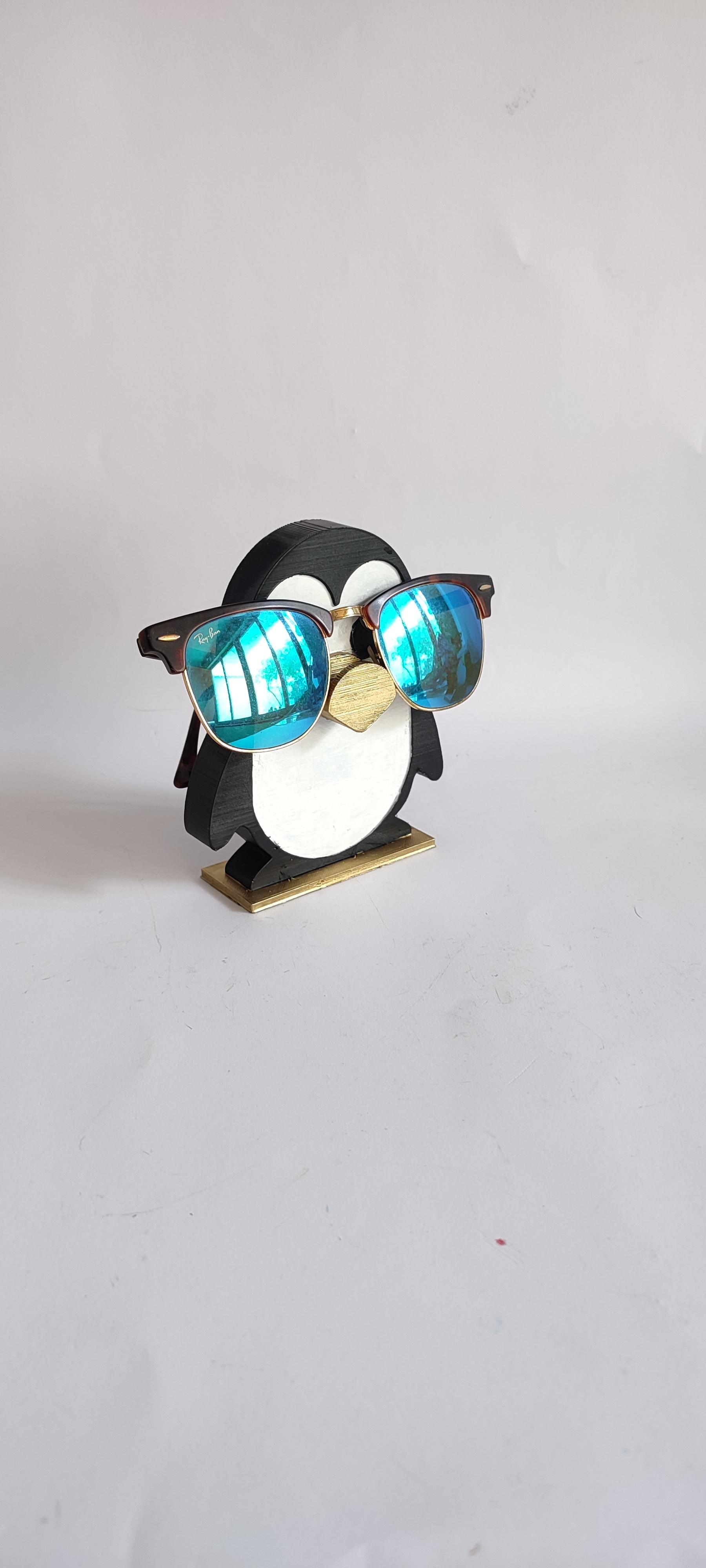 Penguin eyeglass Holder 3d model