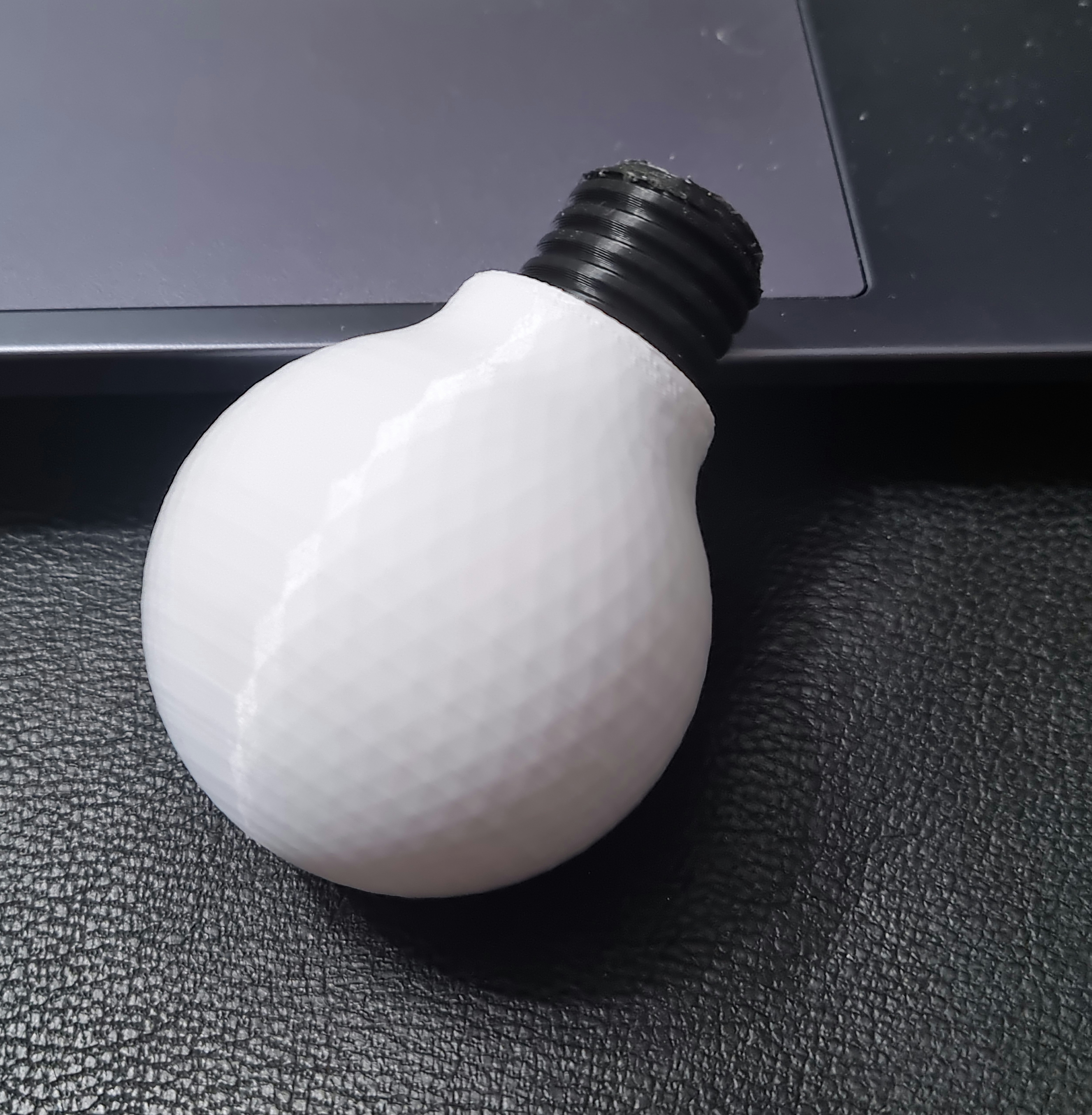 Light Bulb Cord Pull - Great print. Did two - one in White/Black, another Yellow/Black.  - 3d model