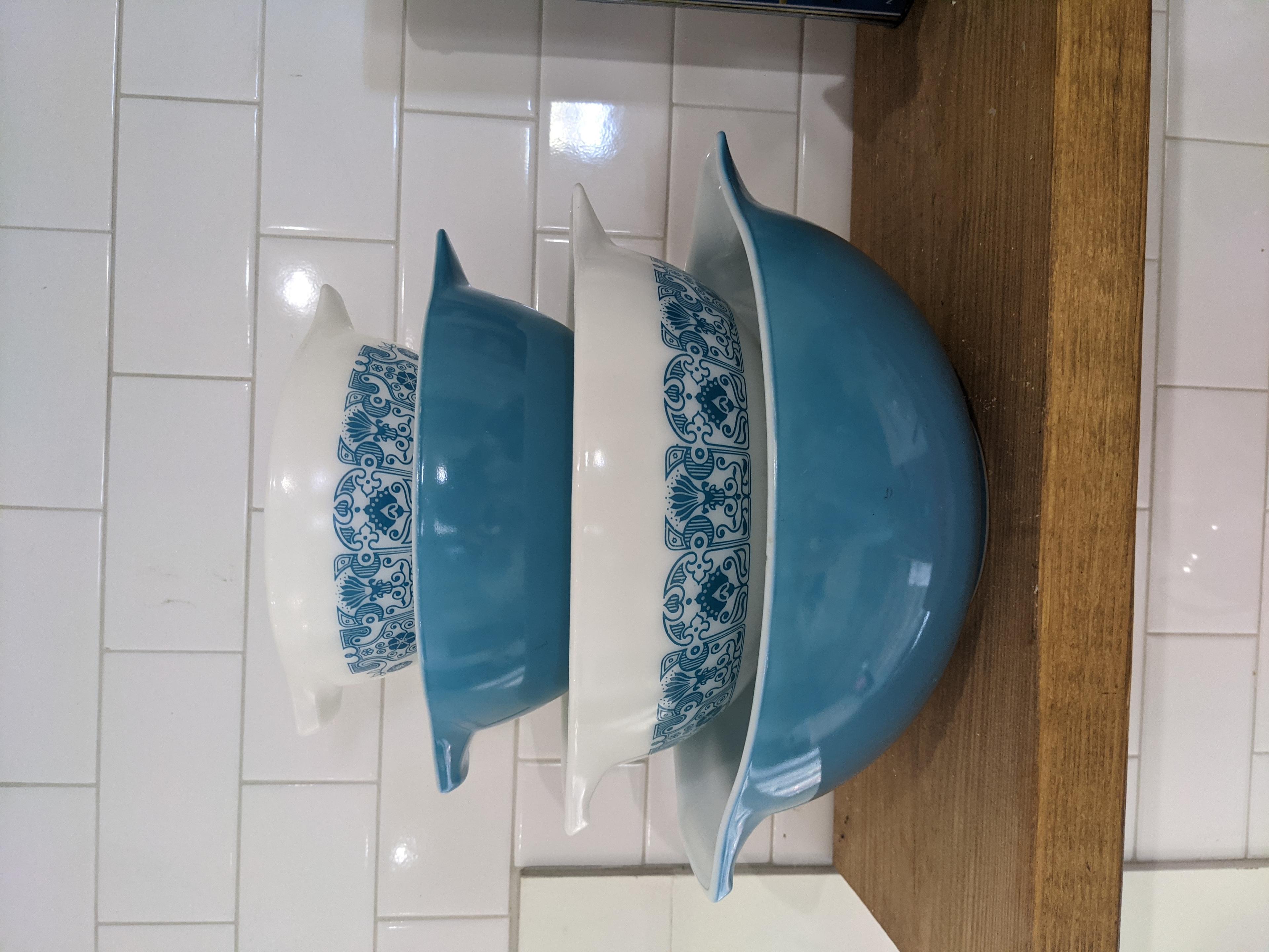 Pyrex Cinderella Bowl Nesting Stand 3d model