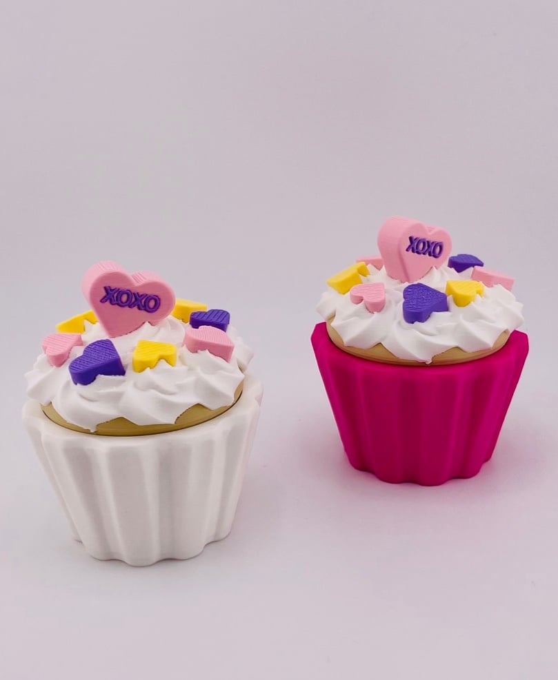 Cupcake Container -Candy Hearts 3d model