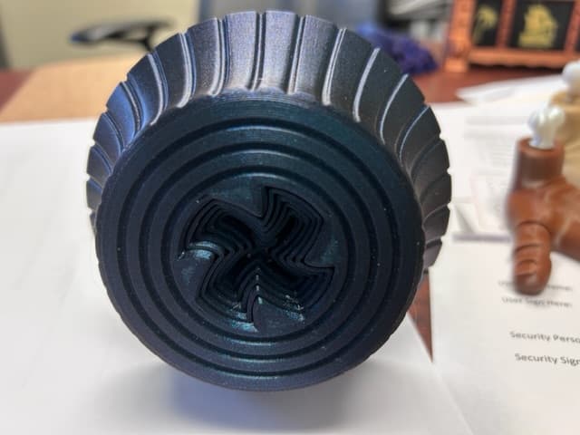 Look at that form!!
Great print using Yousu Laser Glitter filament