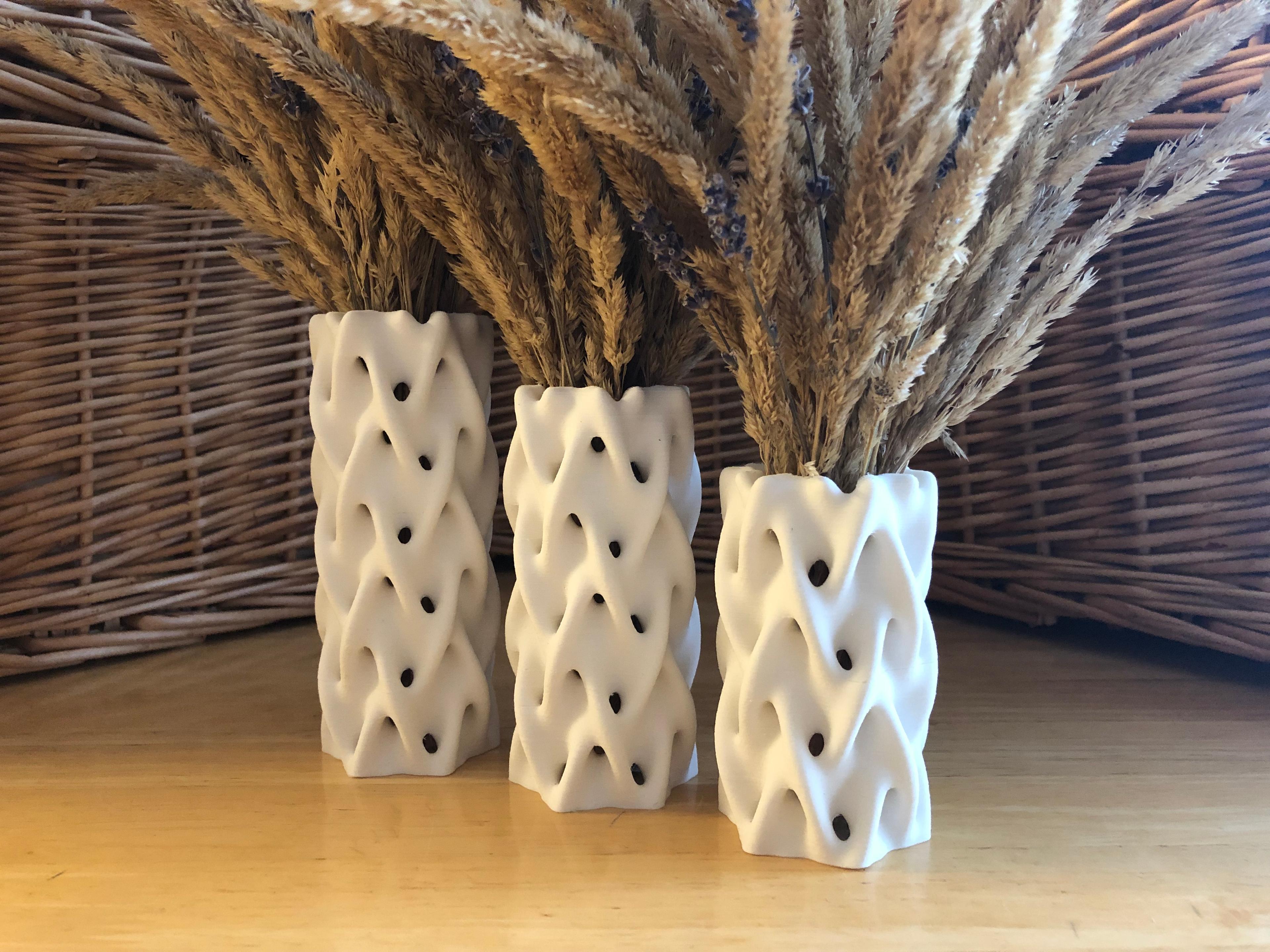 Braided Grass Vase (Medium) 3d model