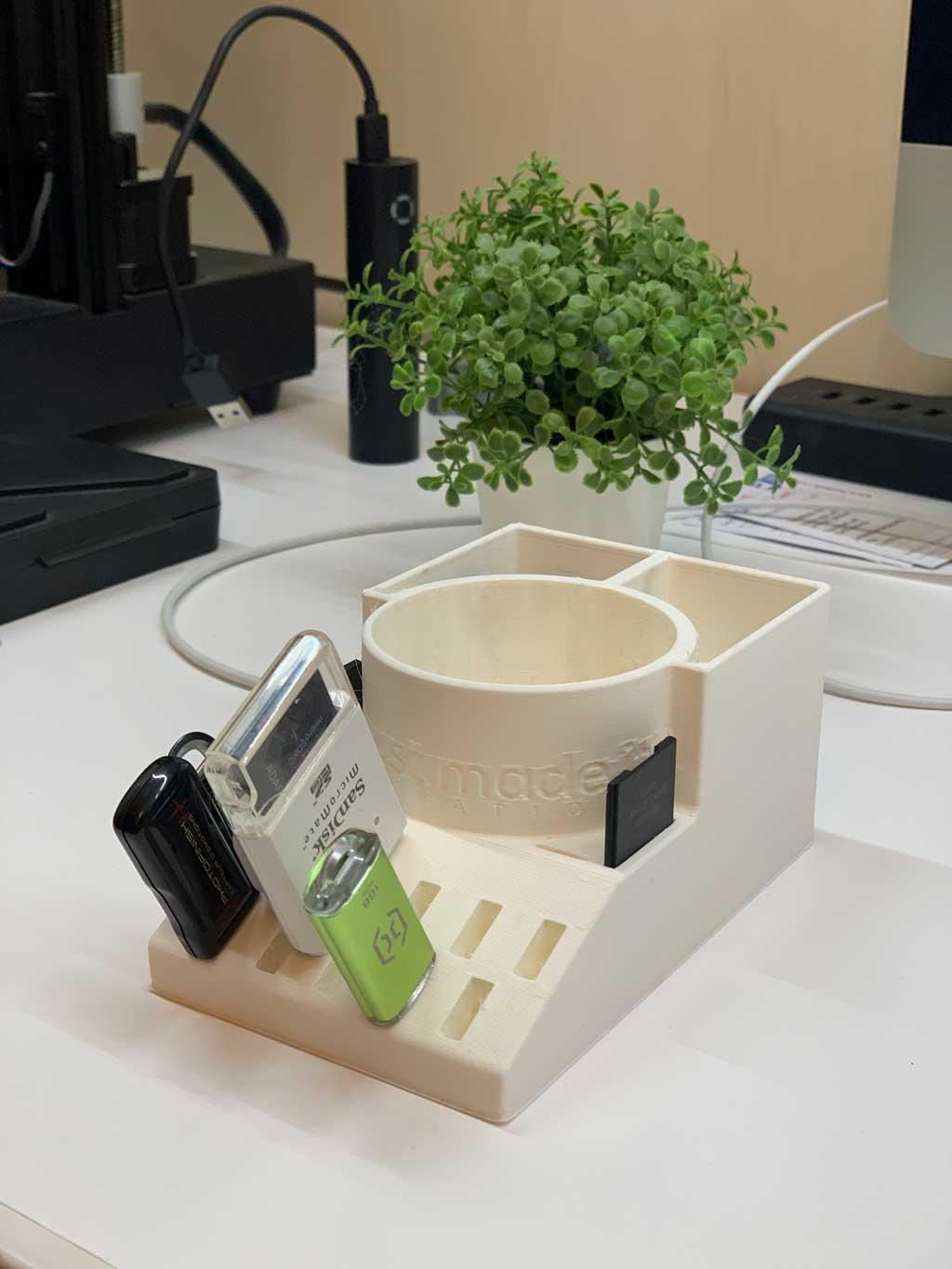 Desk Organizer (usb, sd, microsd) 3d model