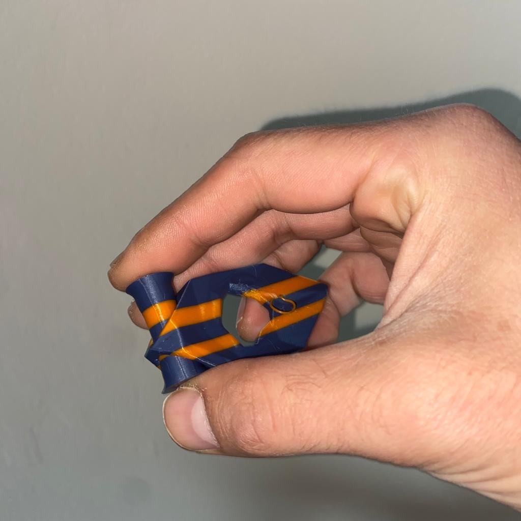 Spinning Fidget Arrow by 3esign.eth 3d model