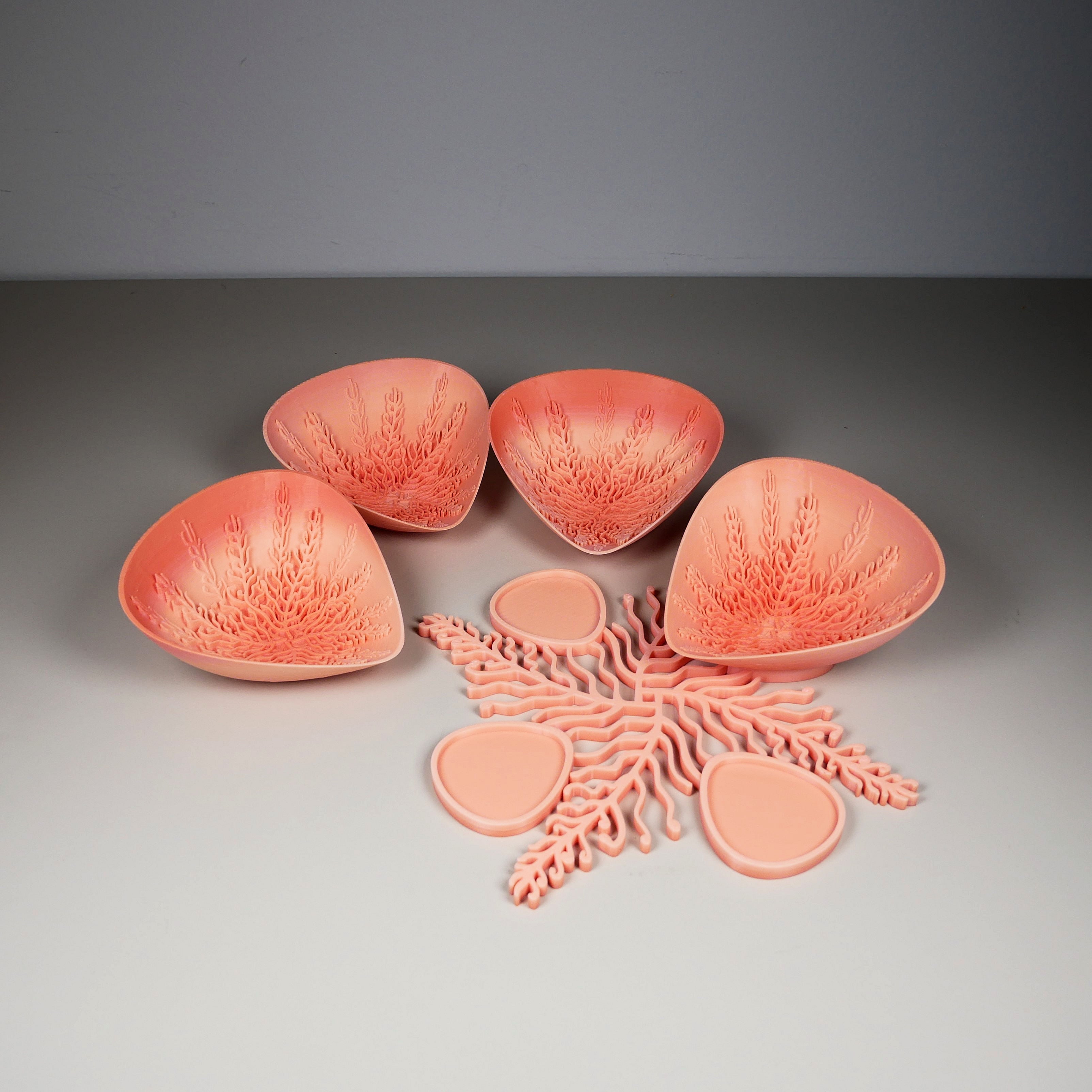 Patterned dish set 3d model