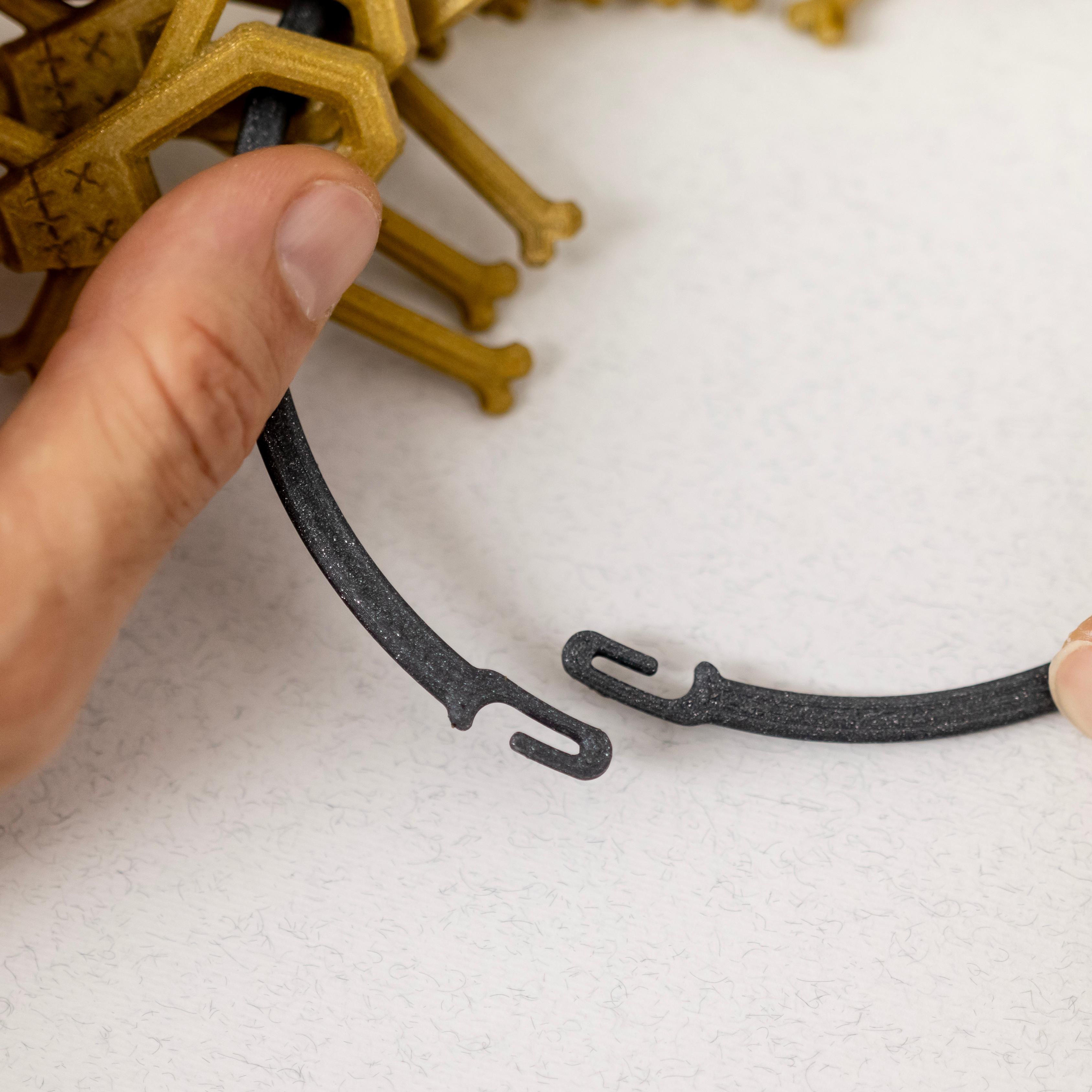 Giant Snapping Key Ring 3d model