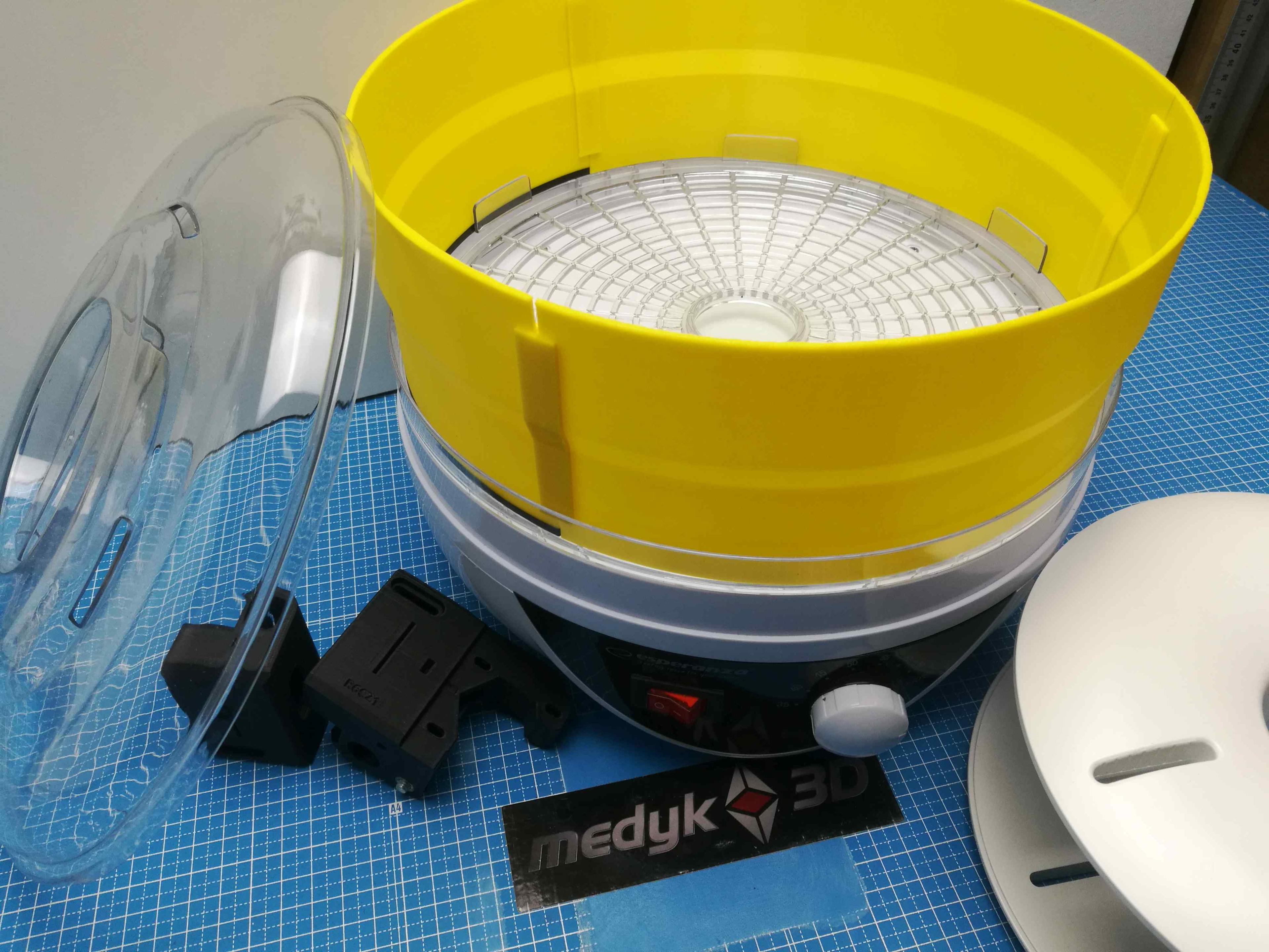 Filament Dryer - DIY from food dehydrator - v1 3d model