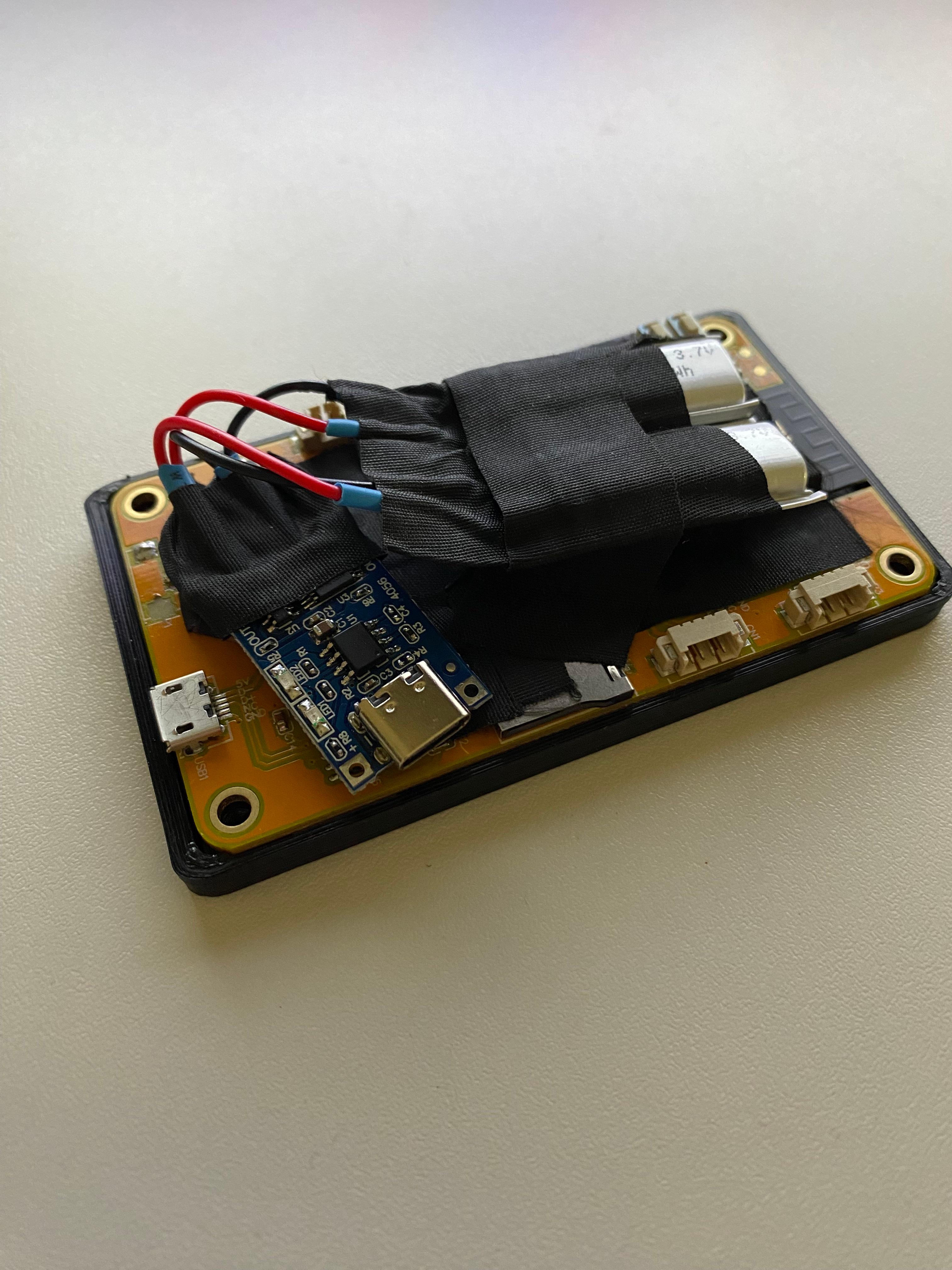 ESP32-2432S028 enclosure for Battery and BMS 3d model