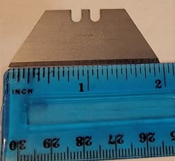 Remix of Pill cutter by MacuBO for ~1 15/16" Utility Razor Blade 3d model