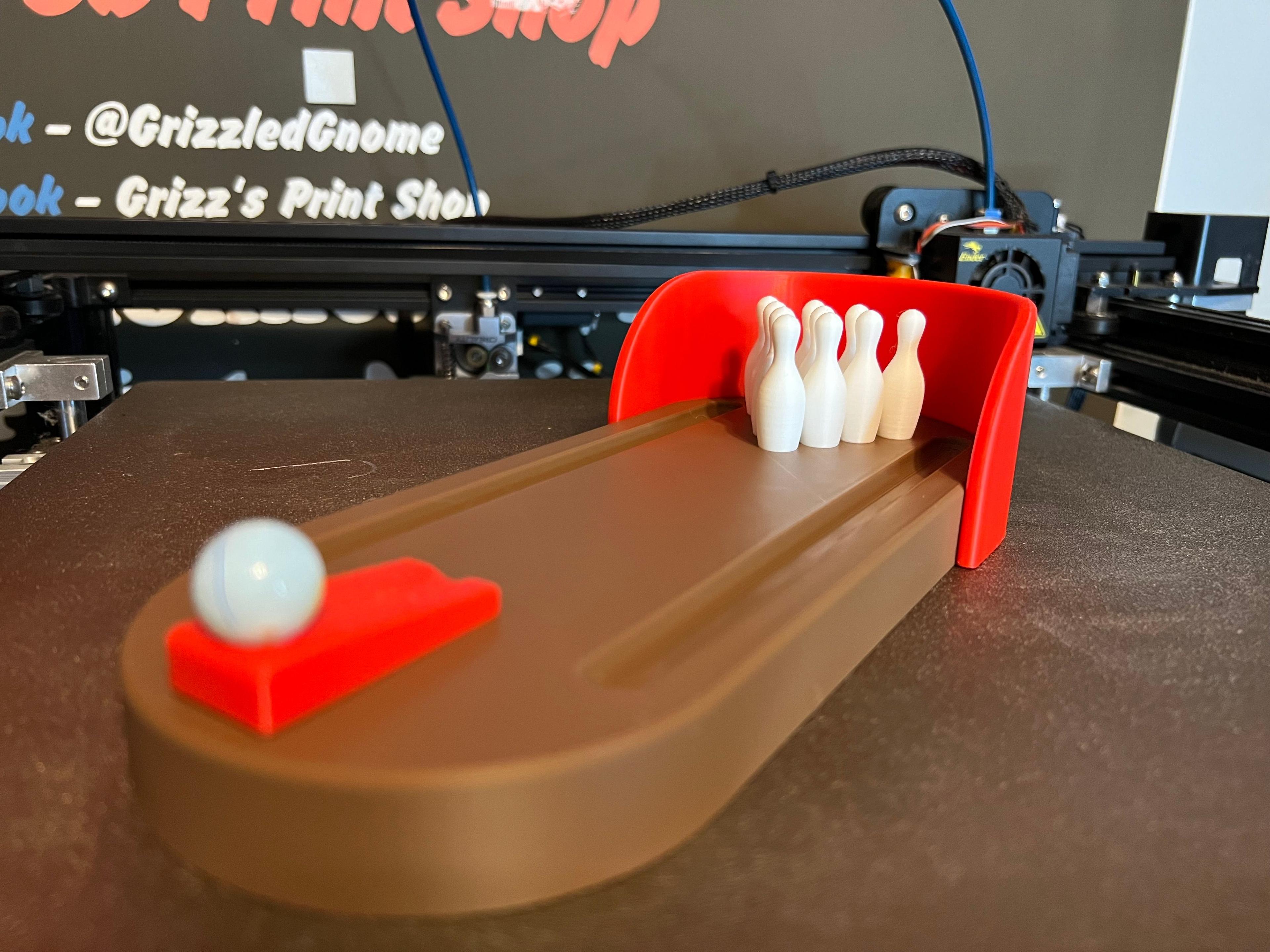 Mini bowling game! Print in place marble bowling! 3d model