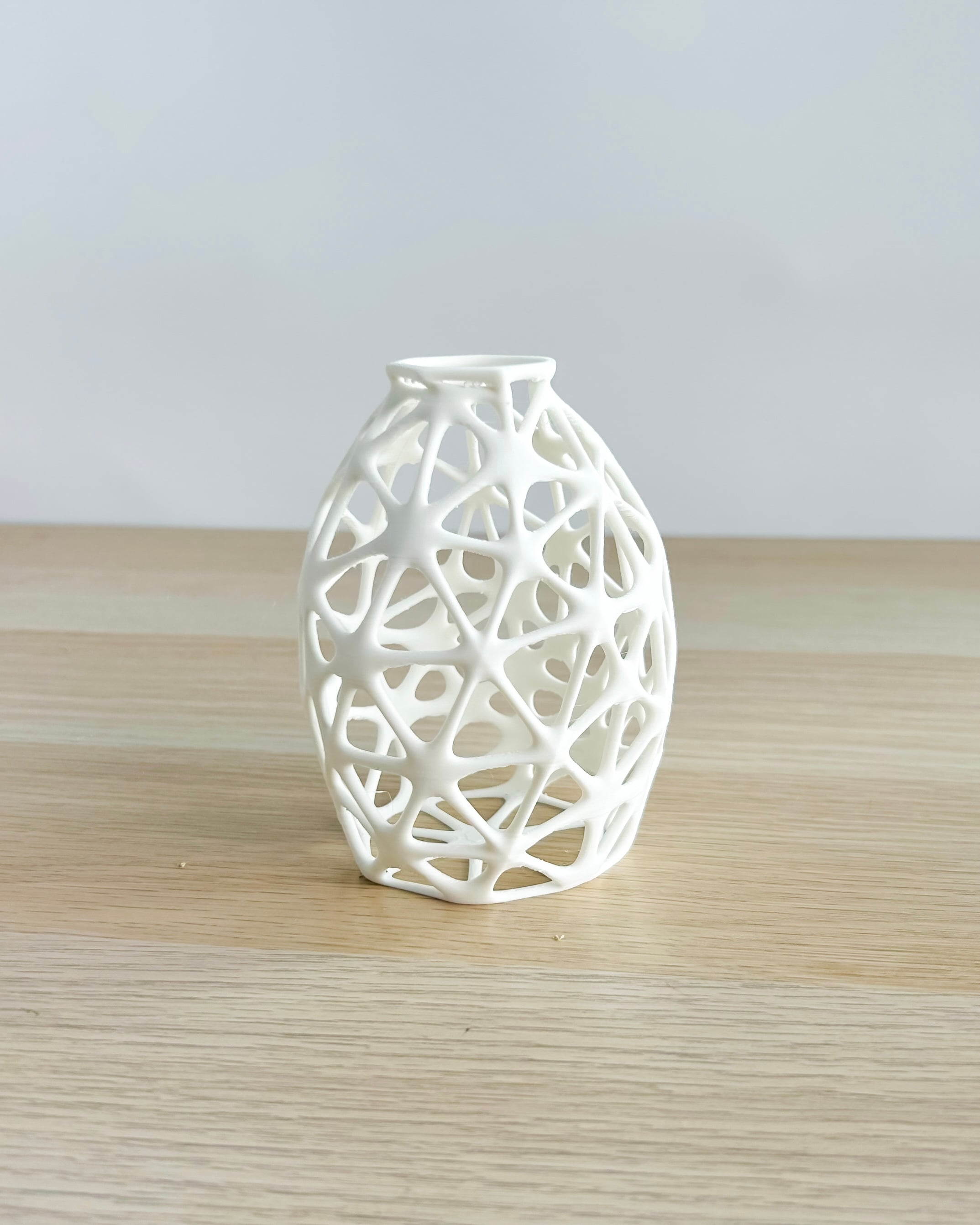 Small Organic Flower Vase 3d model
