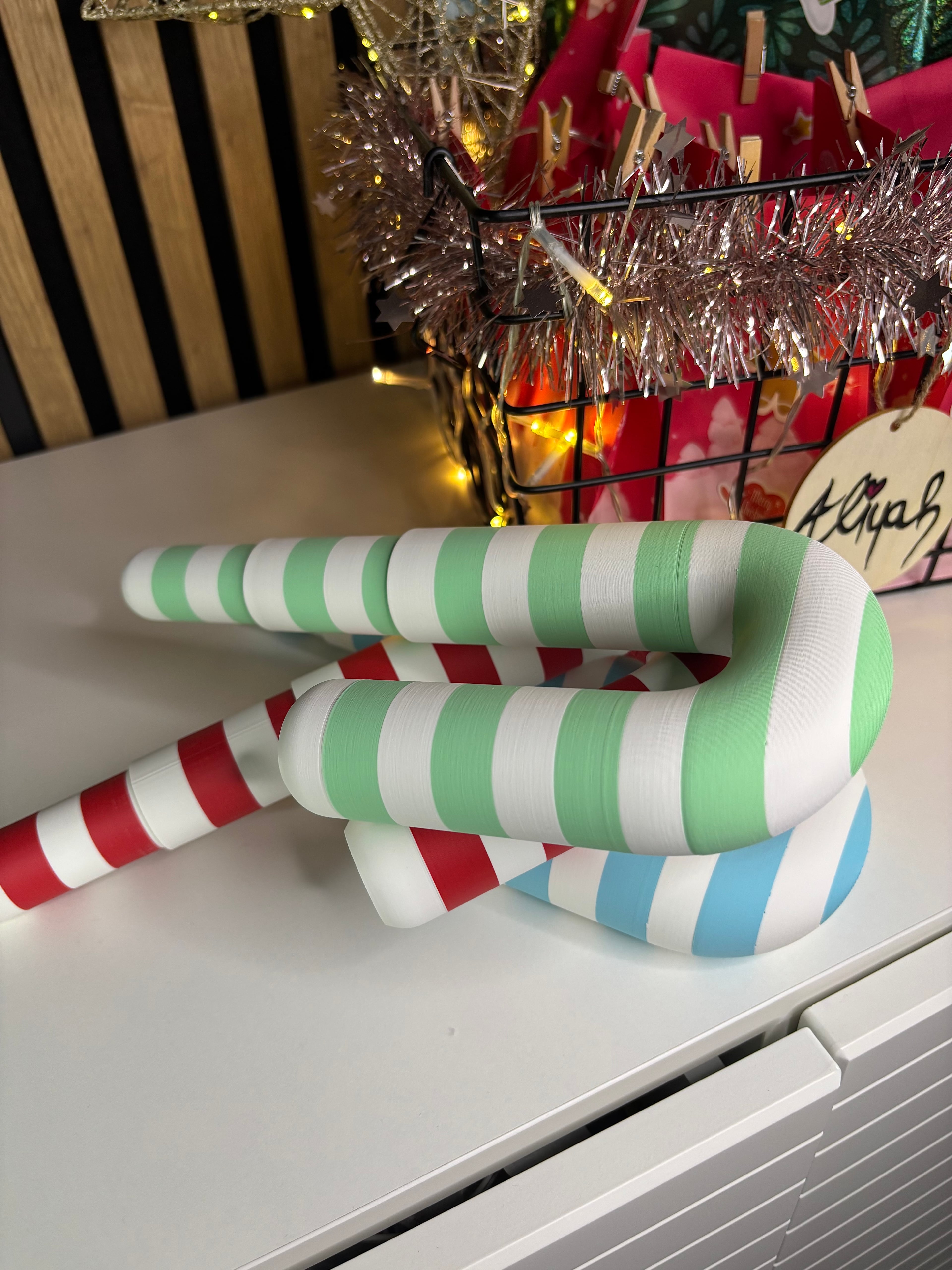 Collapsing Candy Cane 3d model