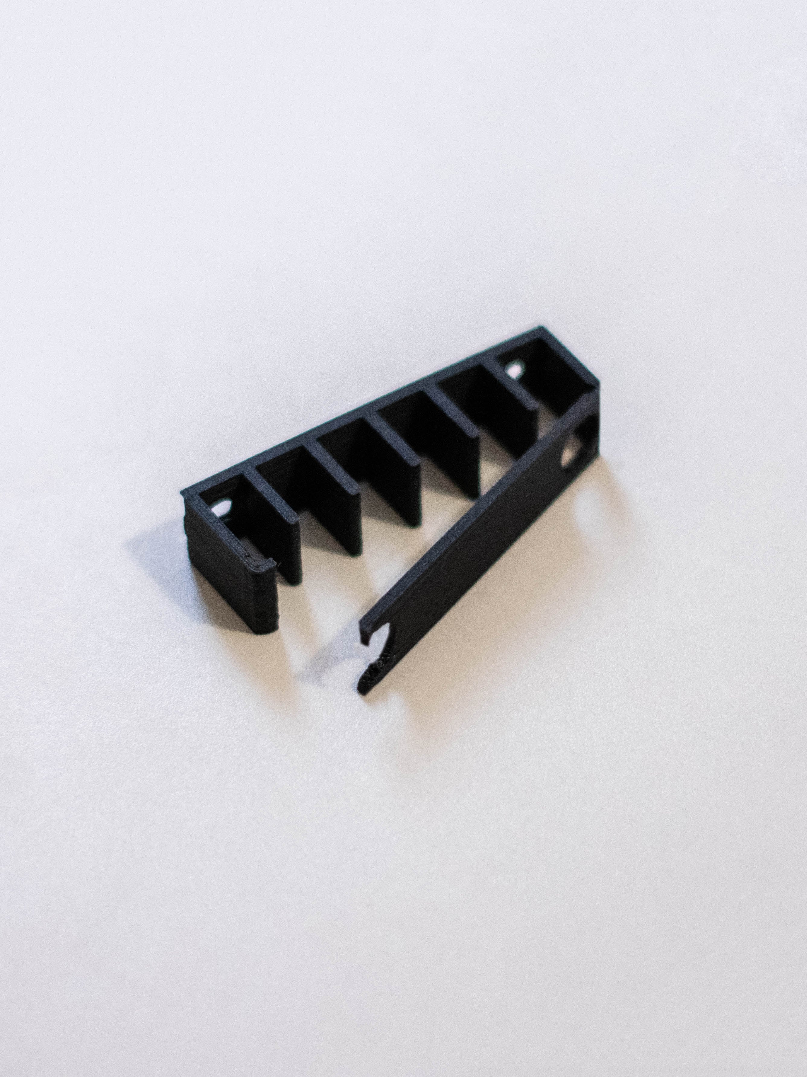 Cable Organizer Under Desk - Divided Clip 3d model