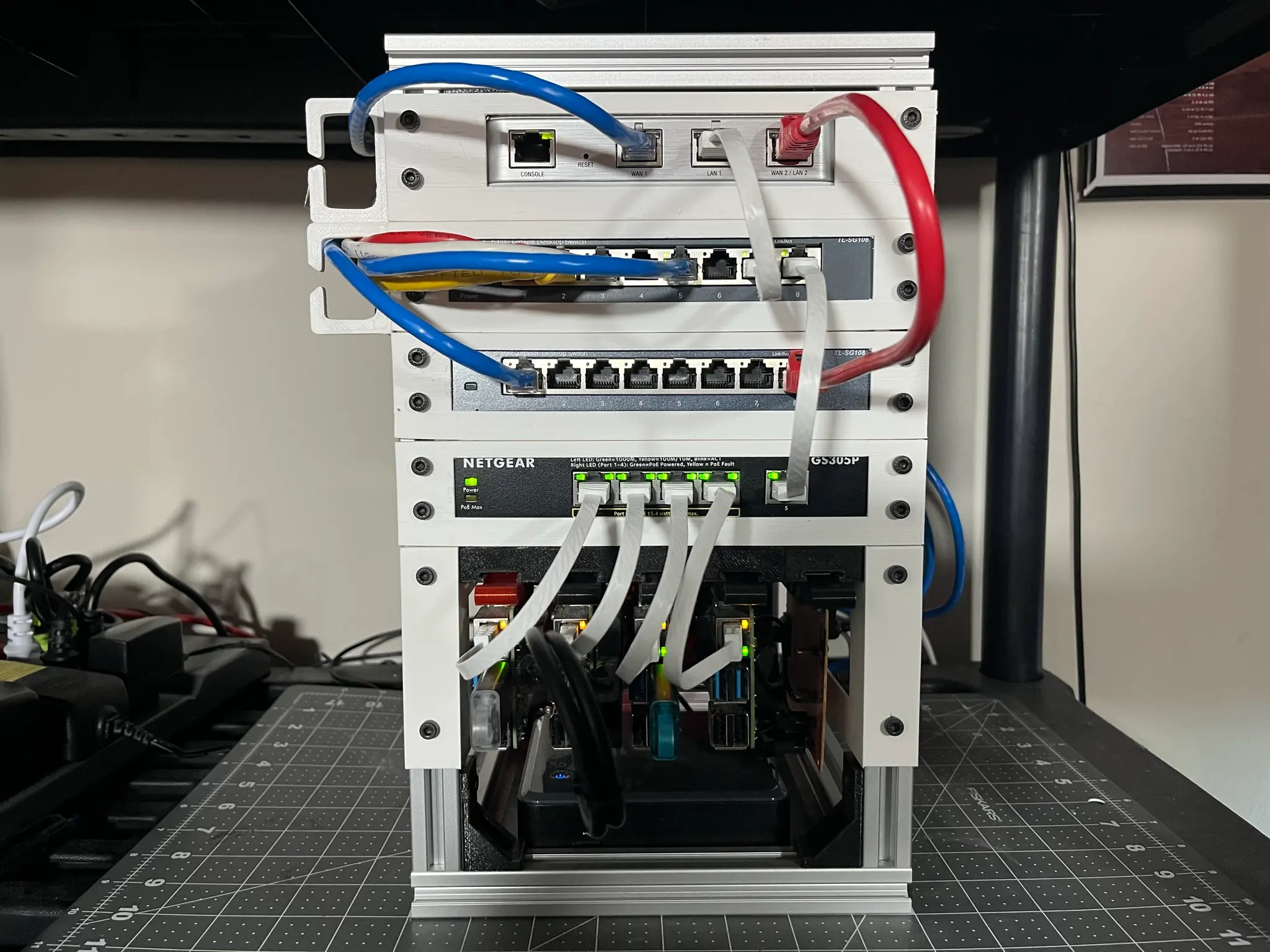 TPLINK or NETGEAR 8 port switch mount 3d model