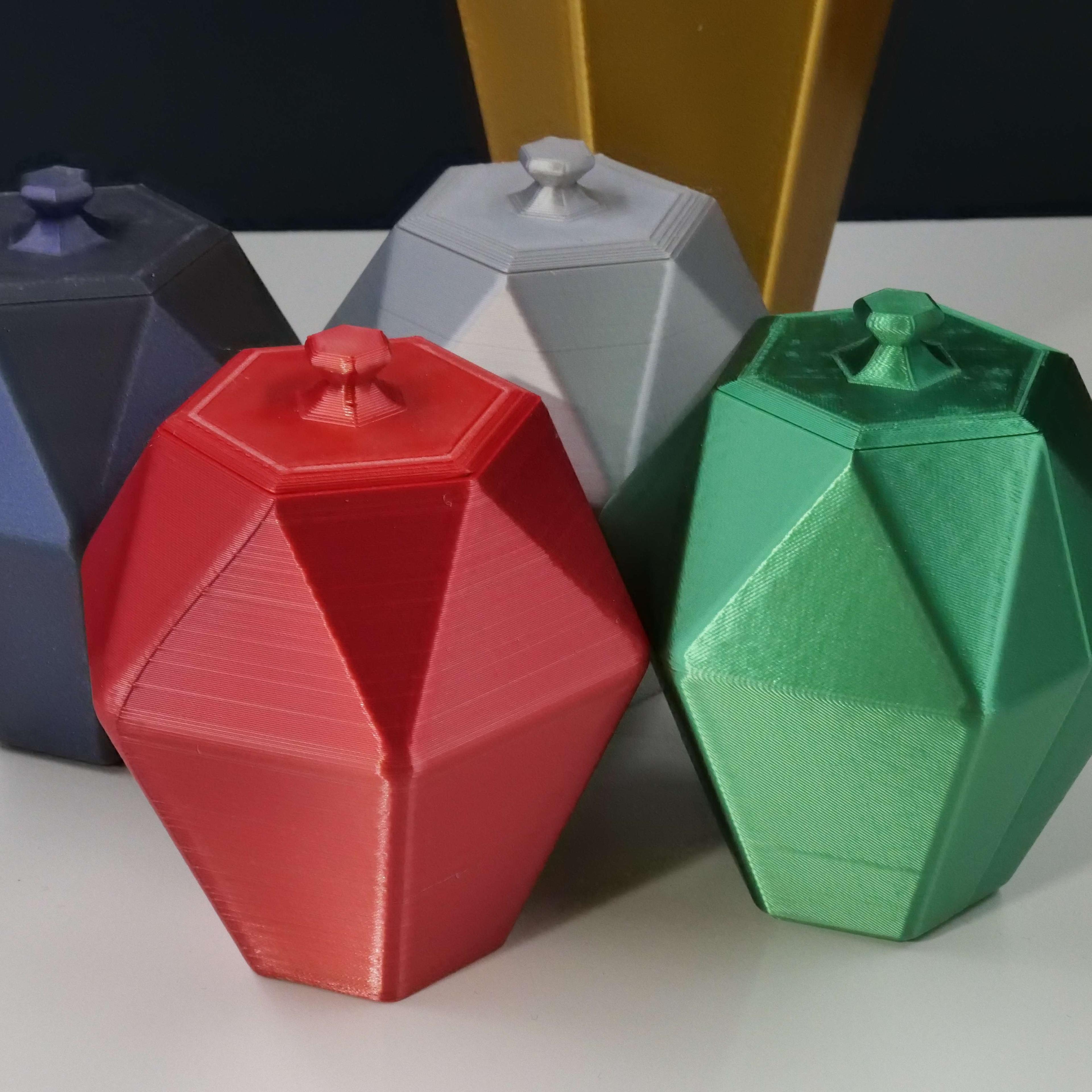 Faceted Stash Container (Scalable) 3d model