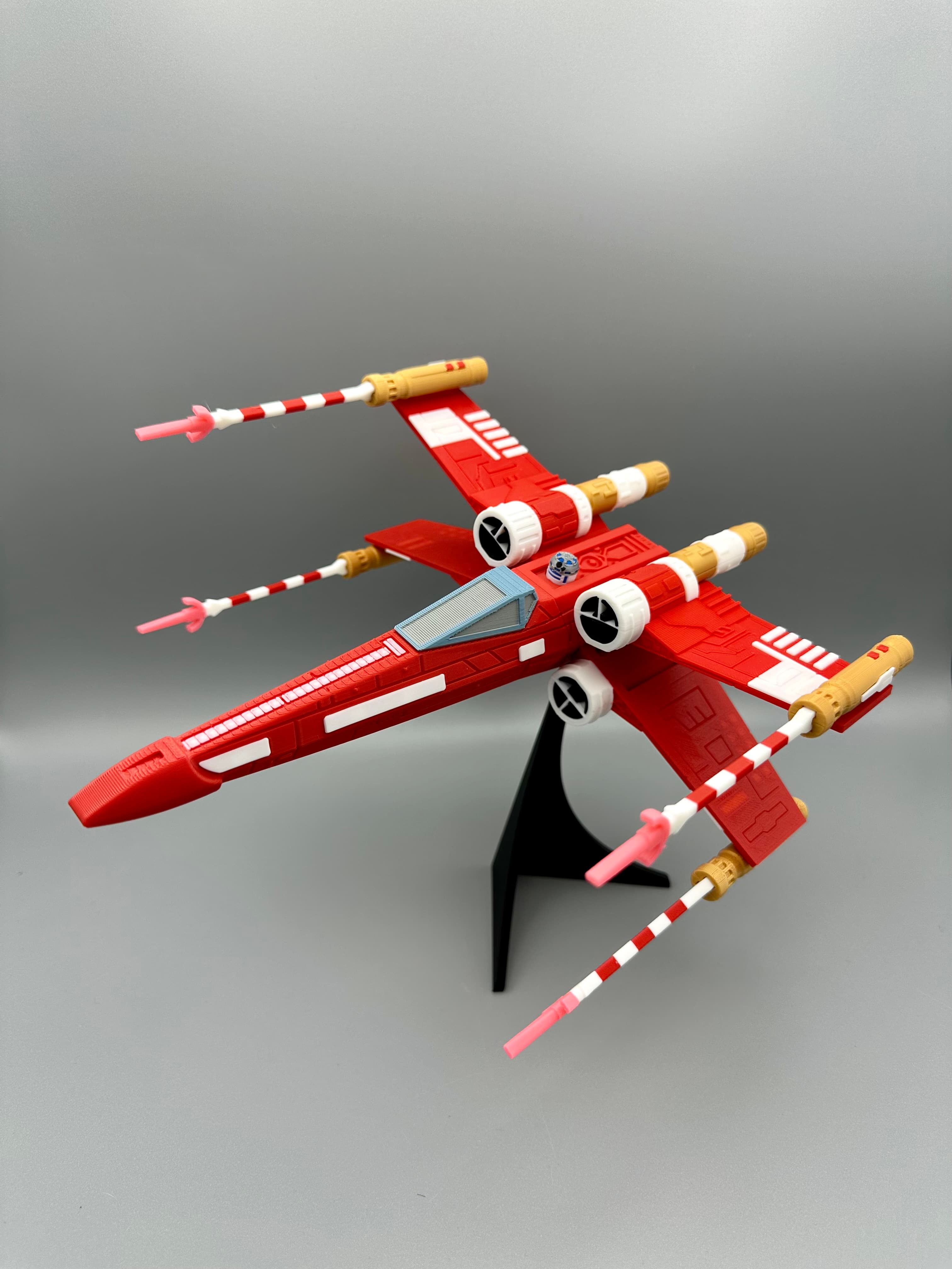 Recolored the X wing to make it look like the Lego Employee set from 2019.