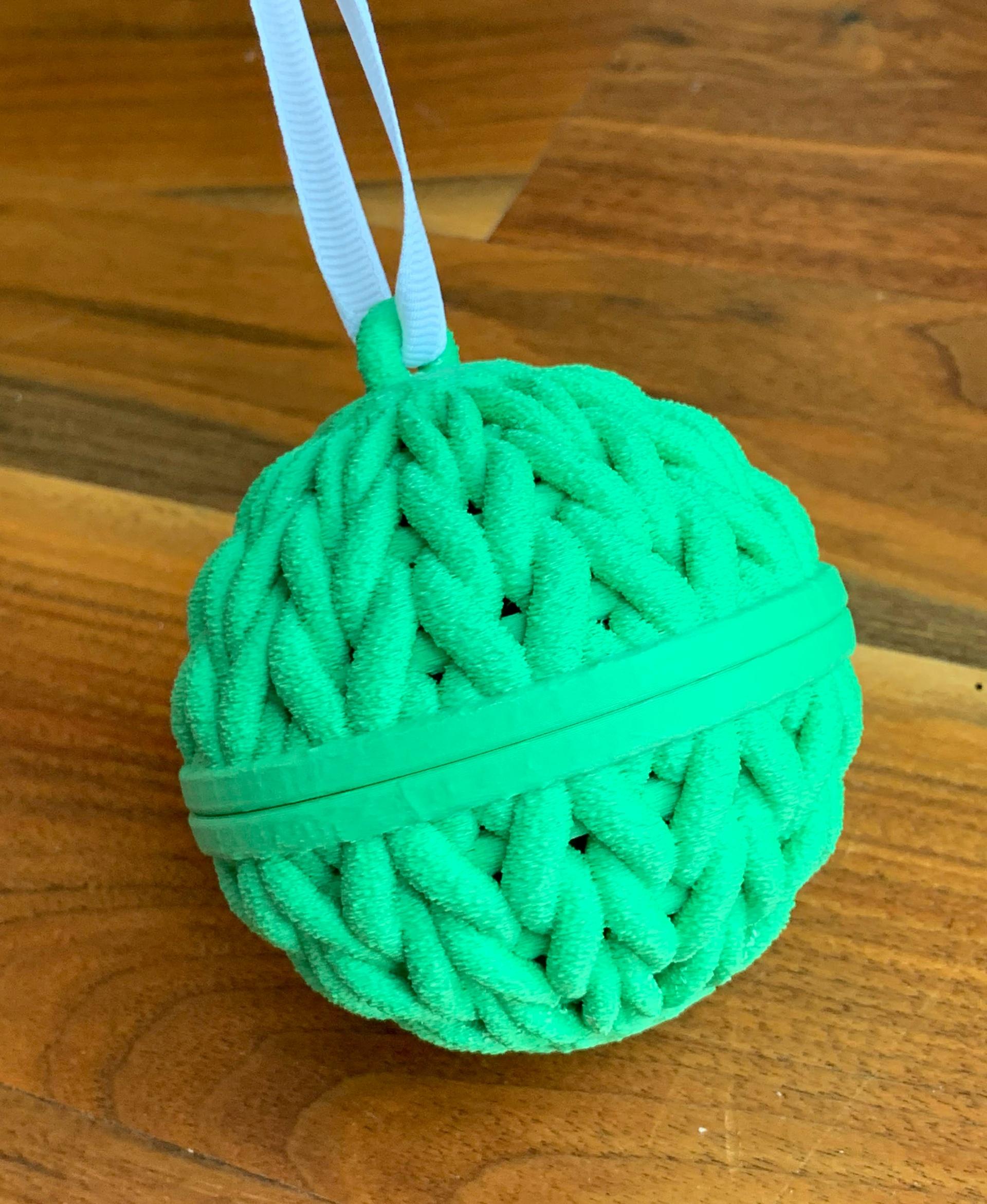 Knitted Ornament Container - Knitted ornament printed with fuzzy skin in matte PLA - 3d model