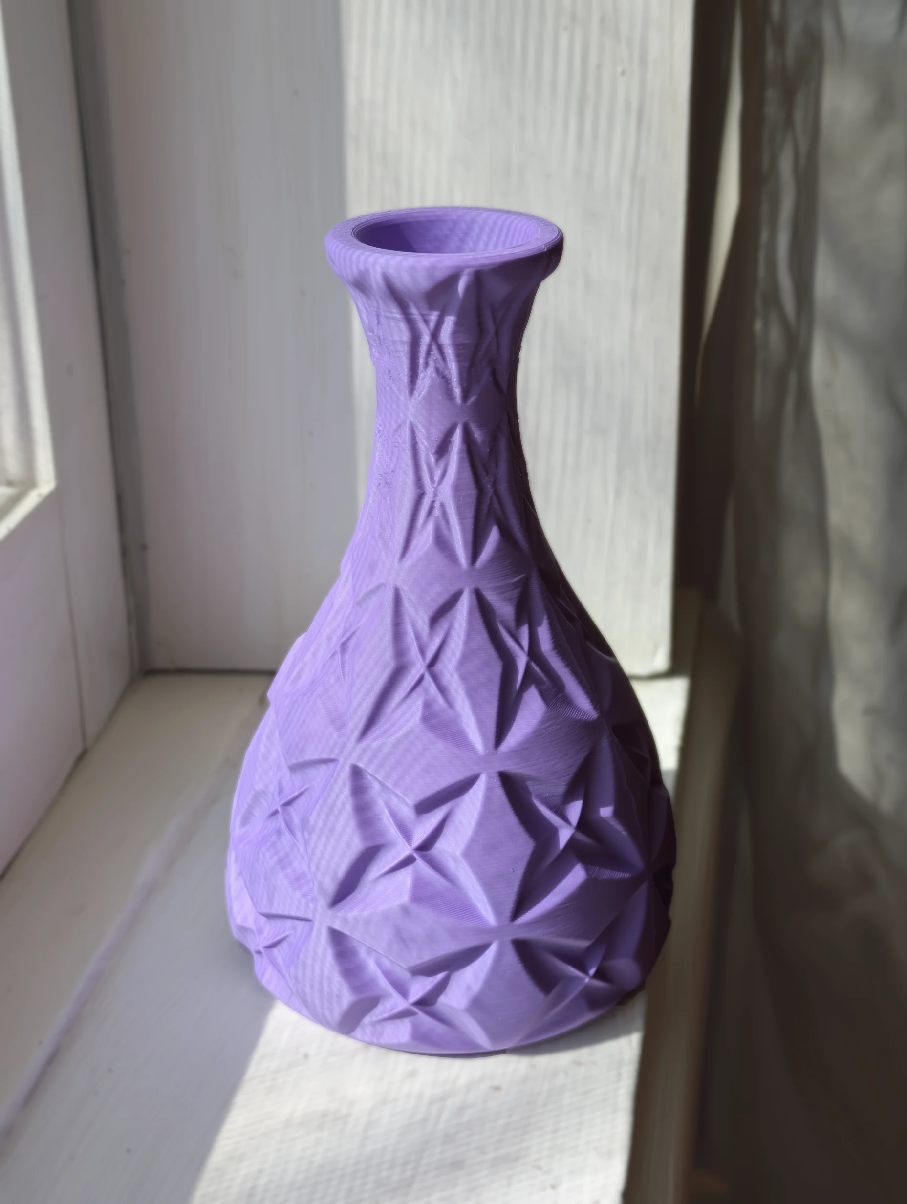 Starburst Vase - Thin Star Patterned Vase 3d model