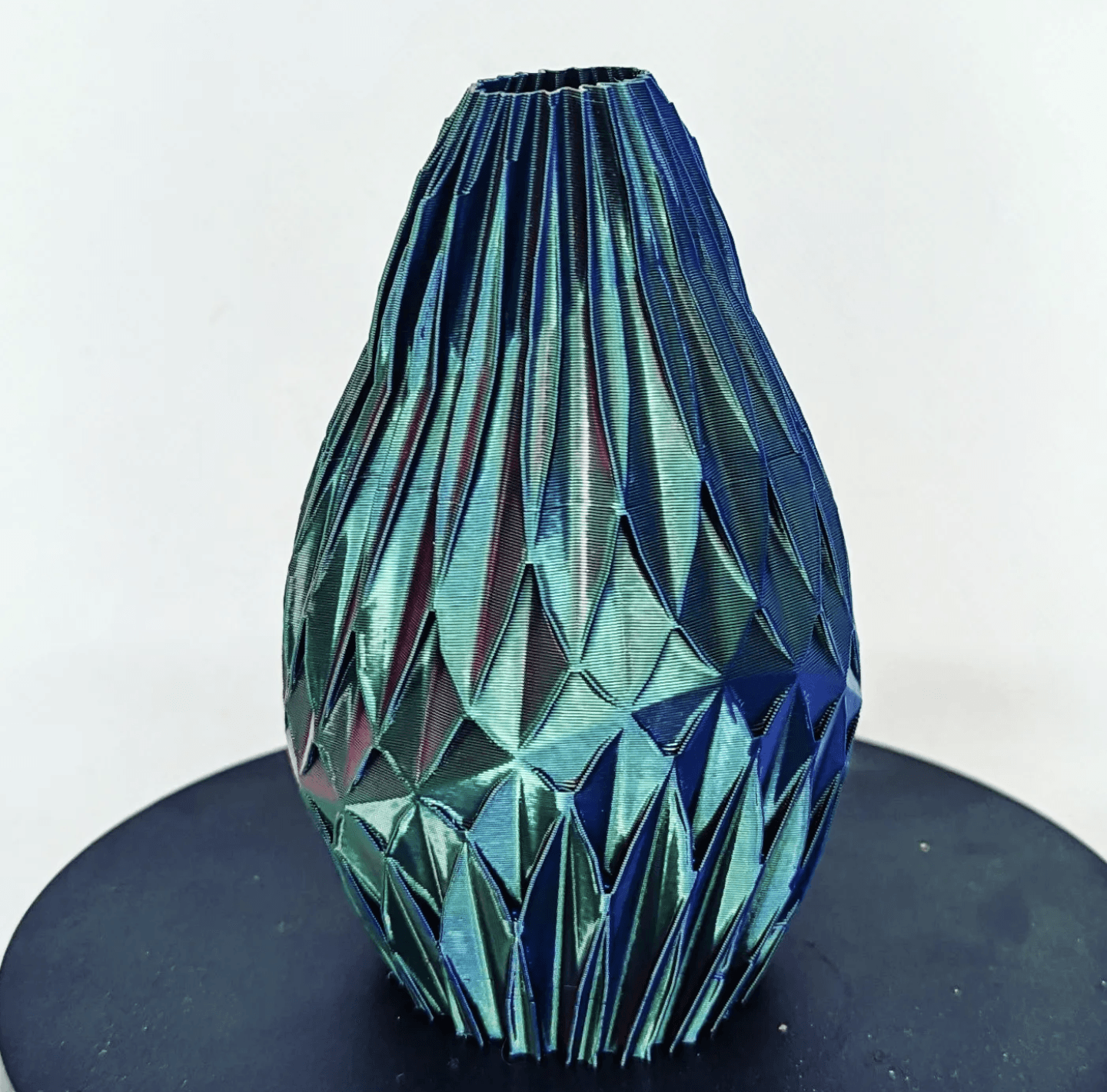 Twisted Facets Vase 3d model