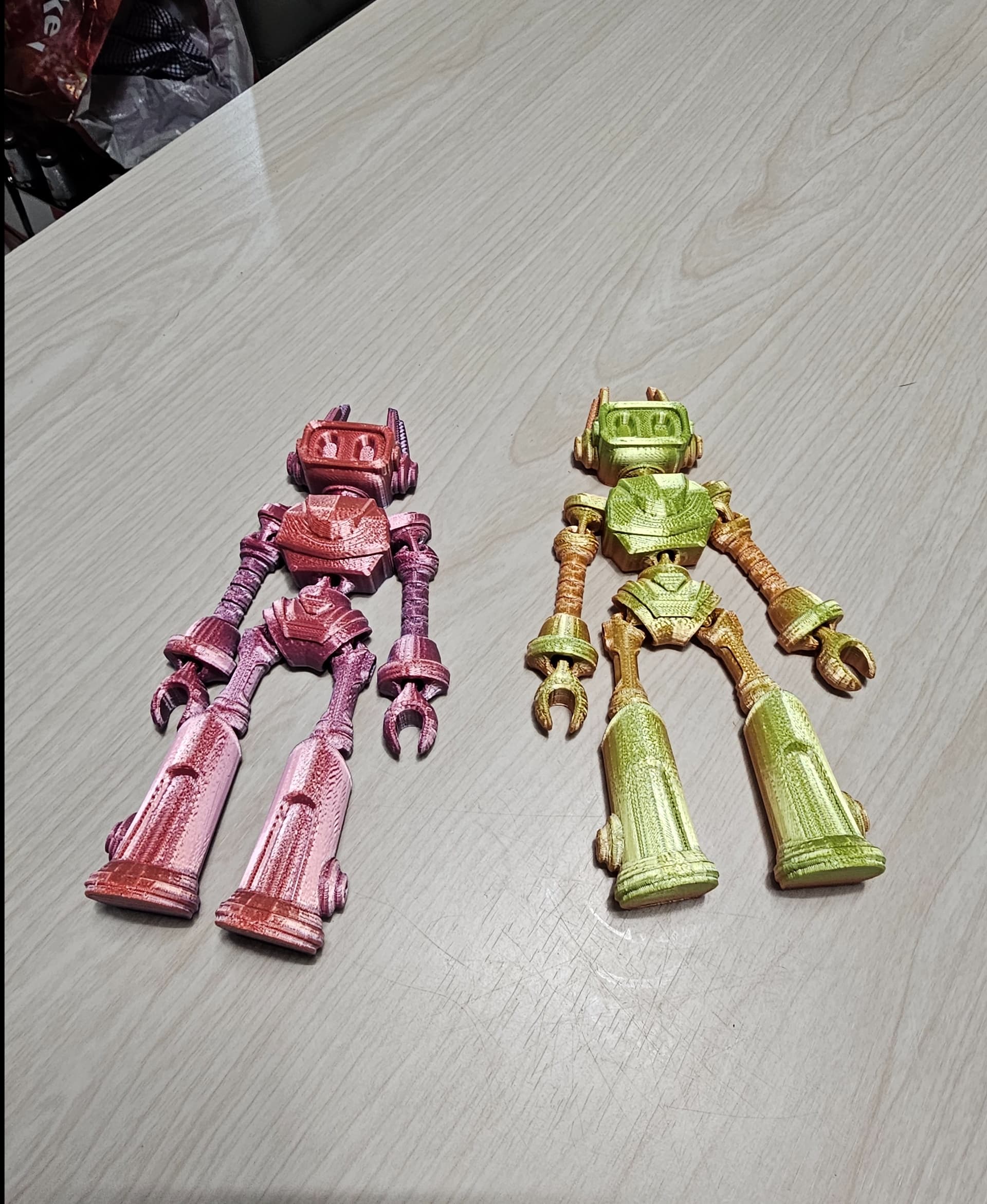 I have printed 2 of these now and I think they turned out great.
These were my 1st big print.
Thank you for sharing you're design.