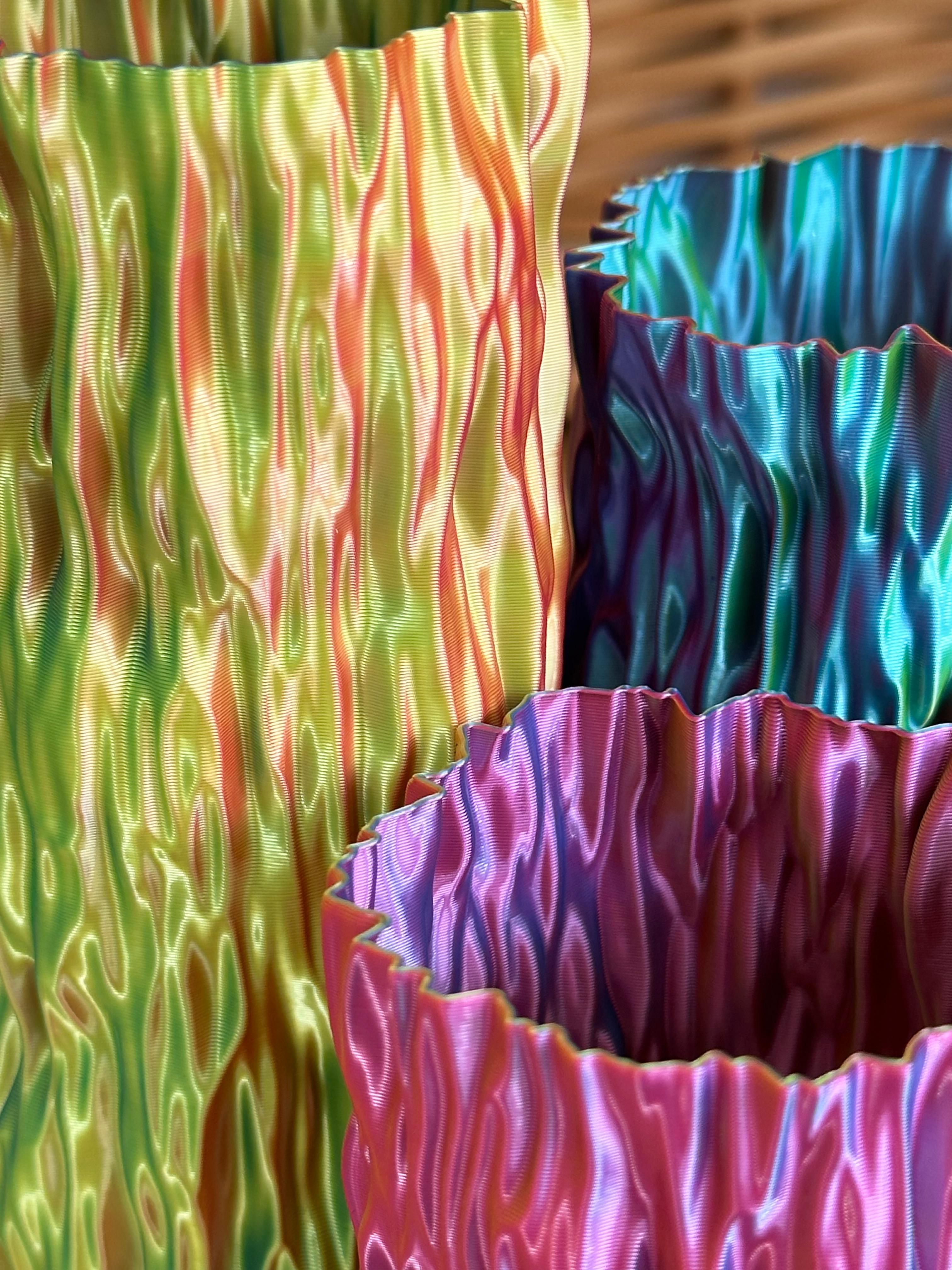 Wrinkled Vases 3d model