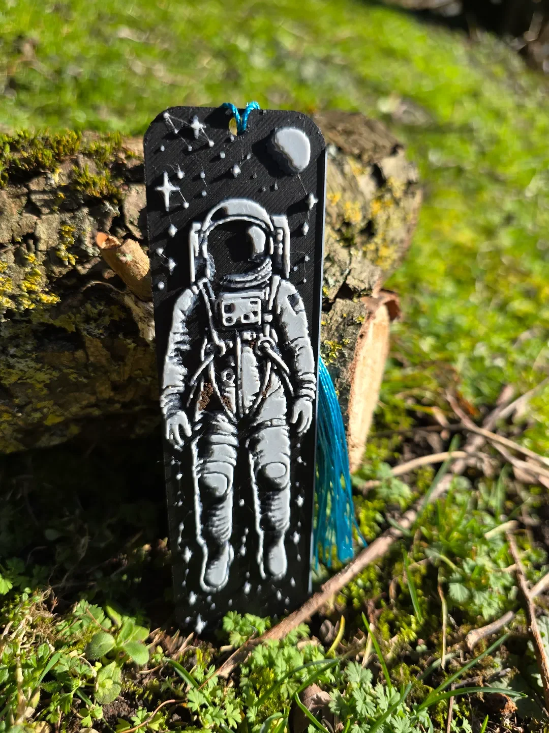 Astronaut 3D Printed Bookmark β HueForge Multi-Color Design 3d model