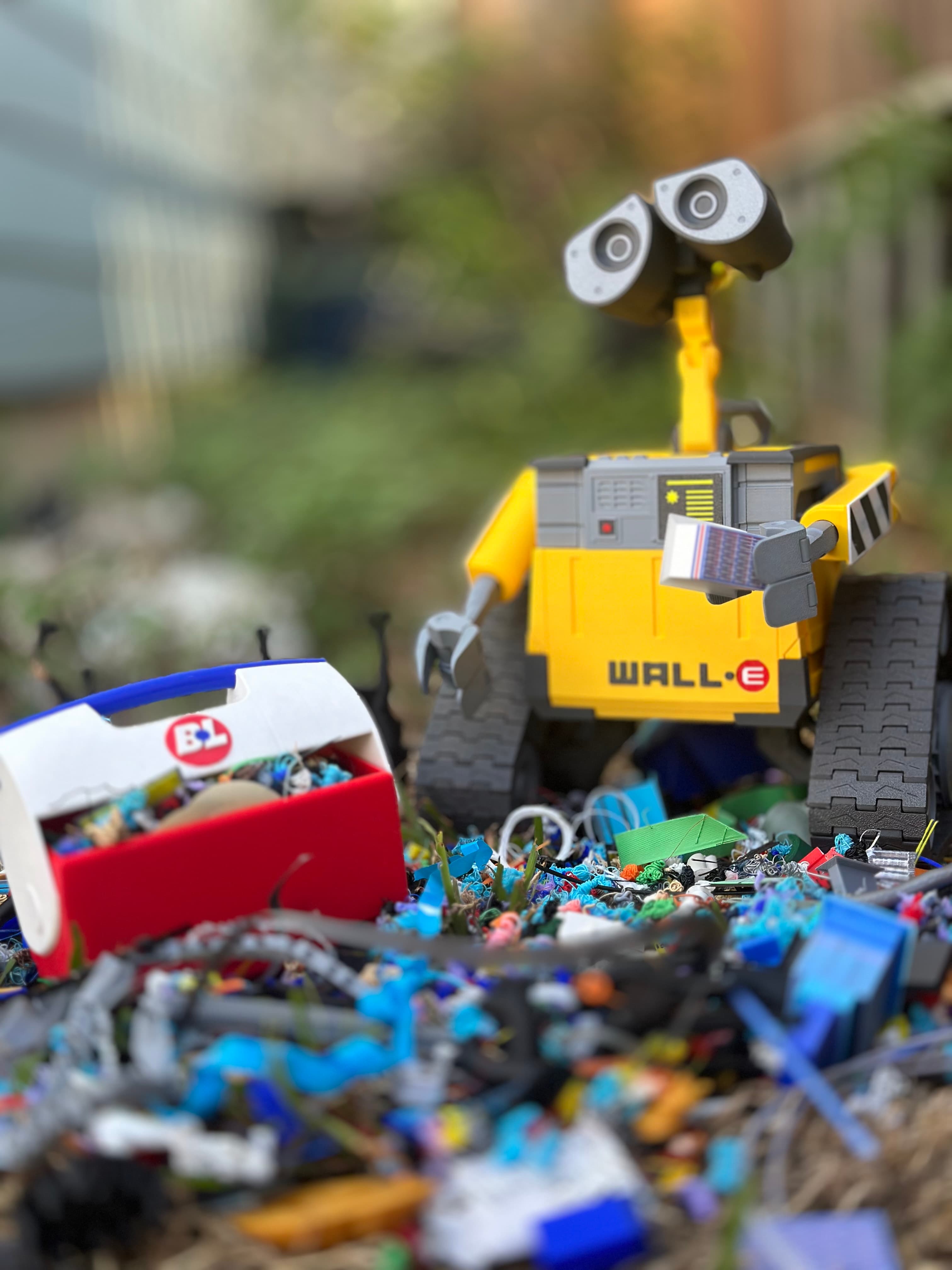 In a world littered with 3D printing waste, WALL-E is here to help keep our planet beautiful