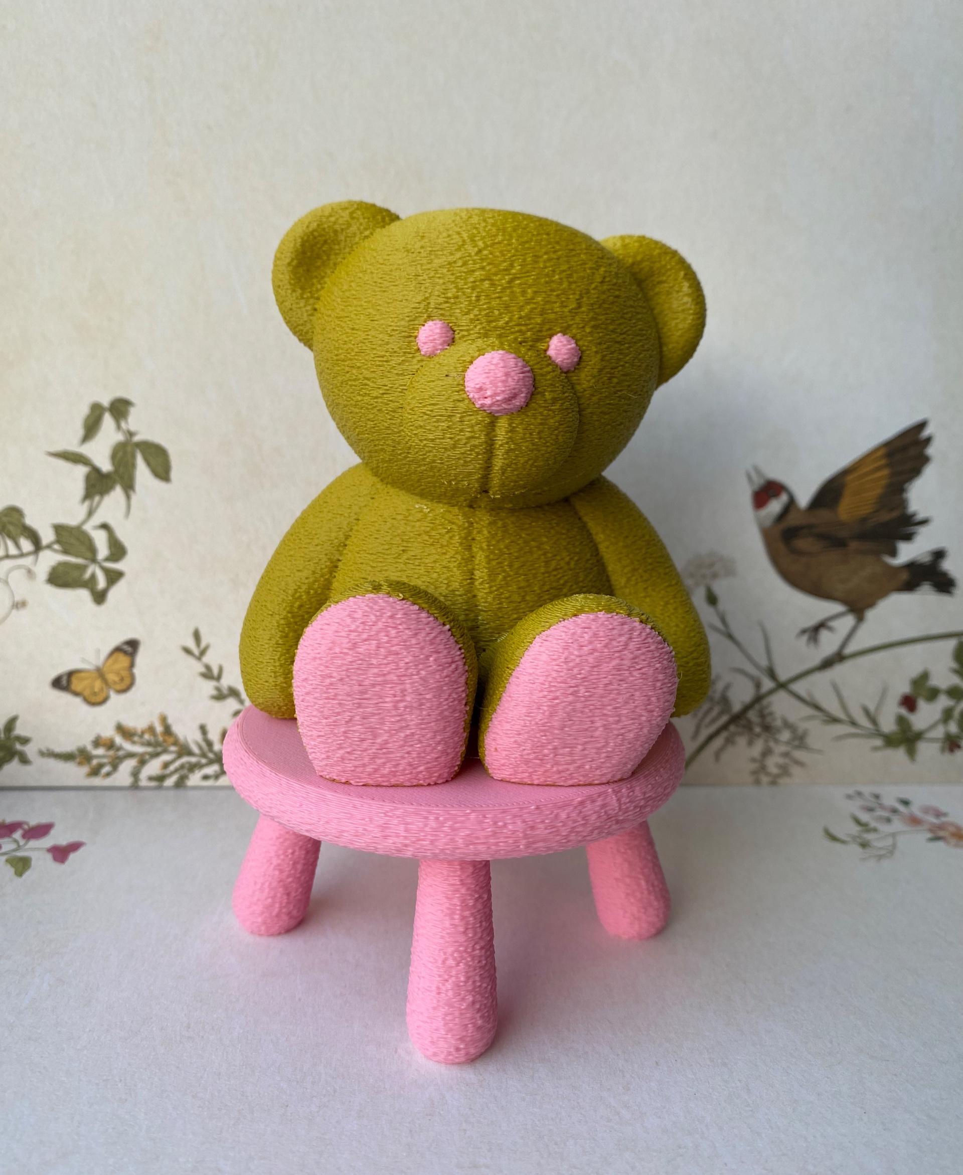 Barry Bear - Cutie sitting on her chair! - 3d model