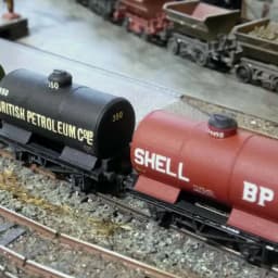2x N Gauge 14T Wing Plate Tanks 3d model