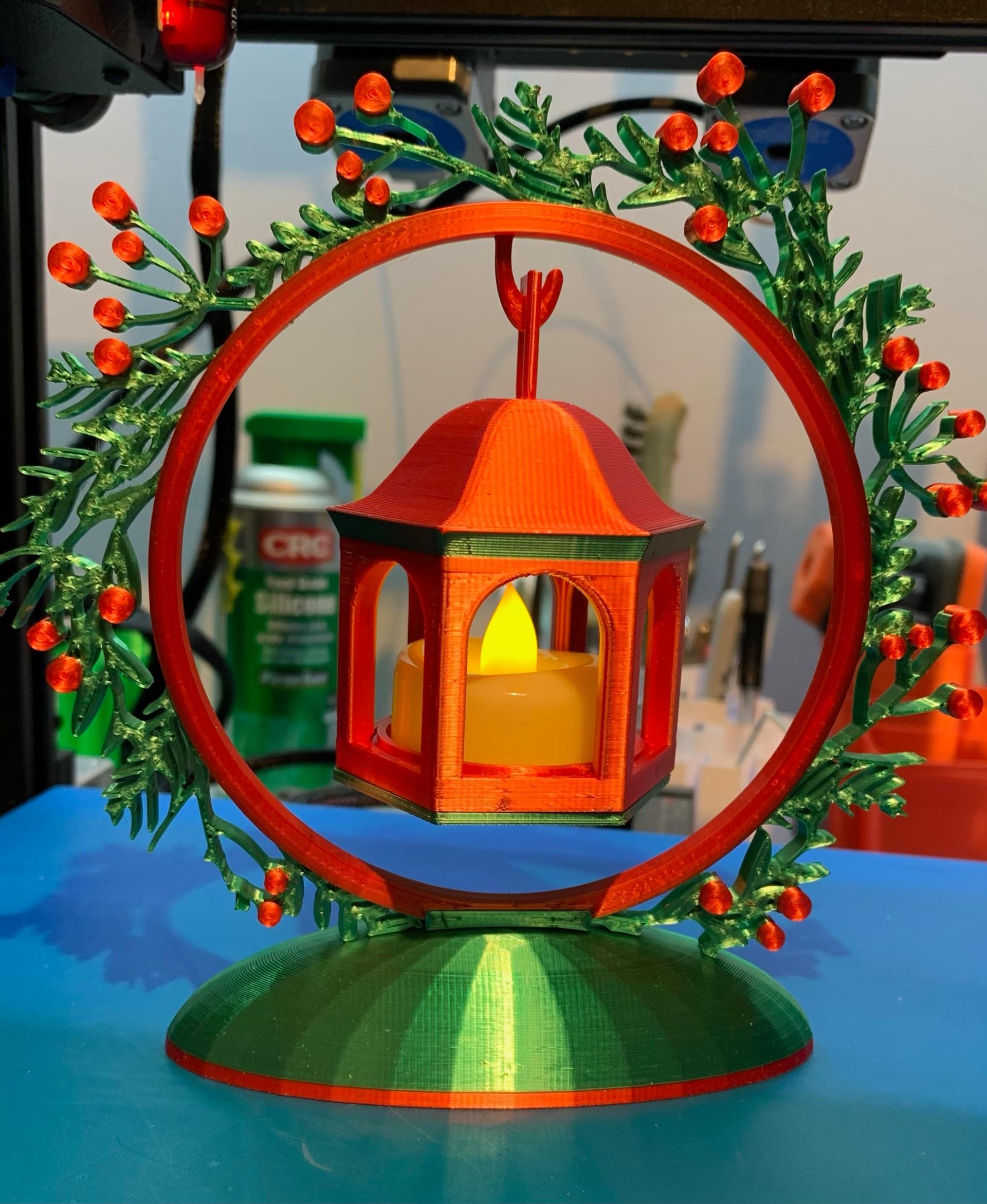 Christmas Wreath Bauble Display - And with the lantern came out nice!  Thanks again - 3d model
