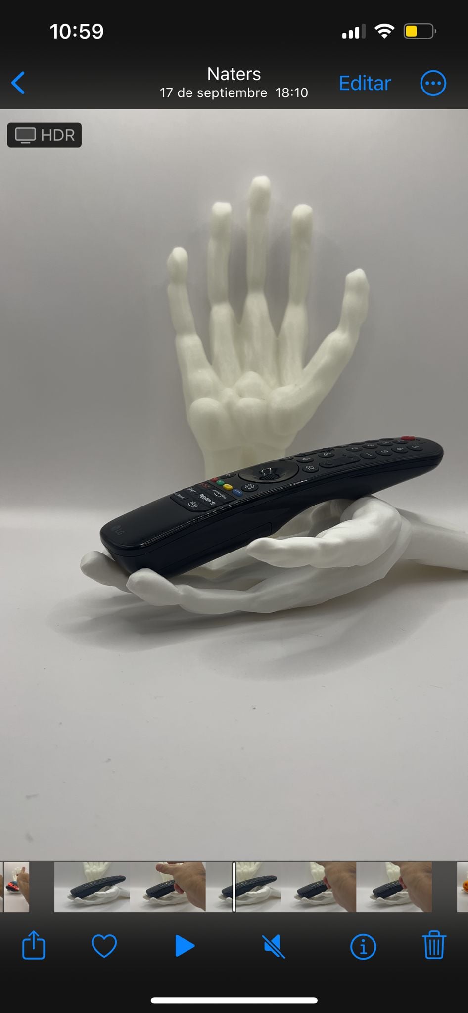 SKELETON HAND DECORATION 3d model