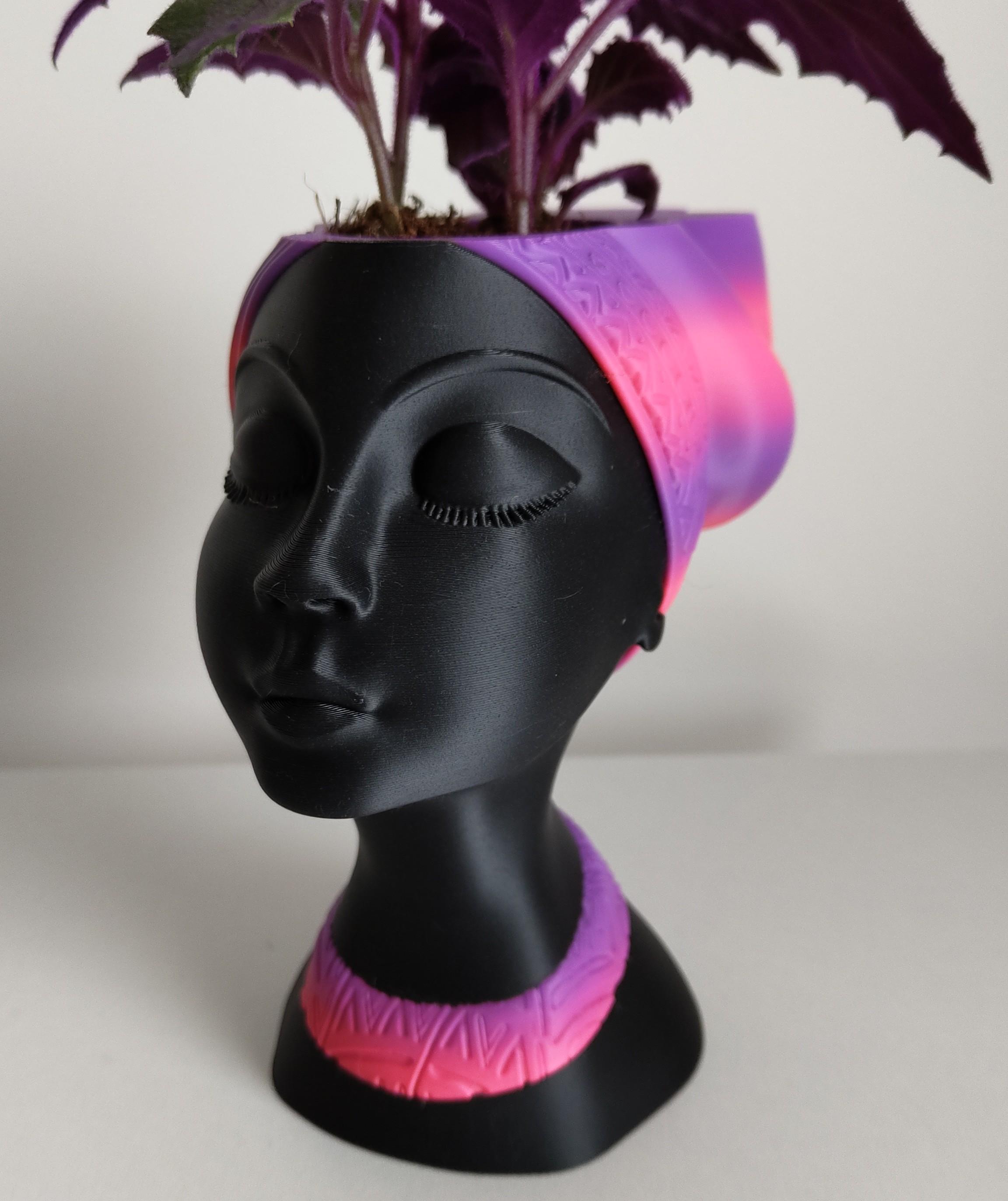 African woman / flower pot 3d model