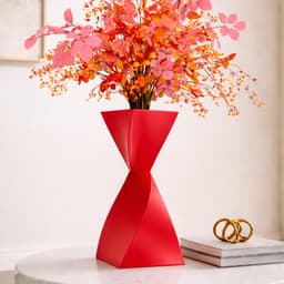 TWISTED HOURGLASS VASE 3d model