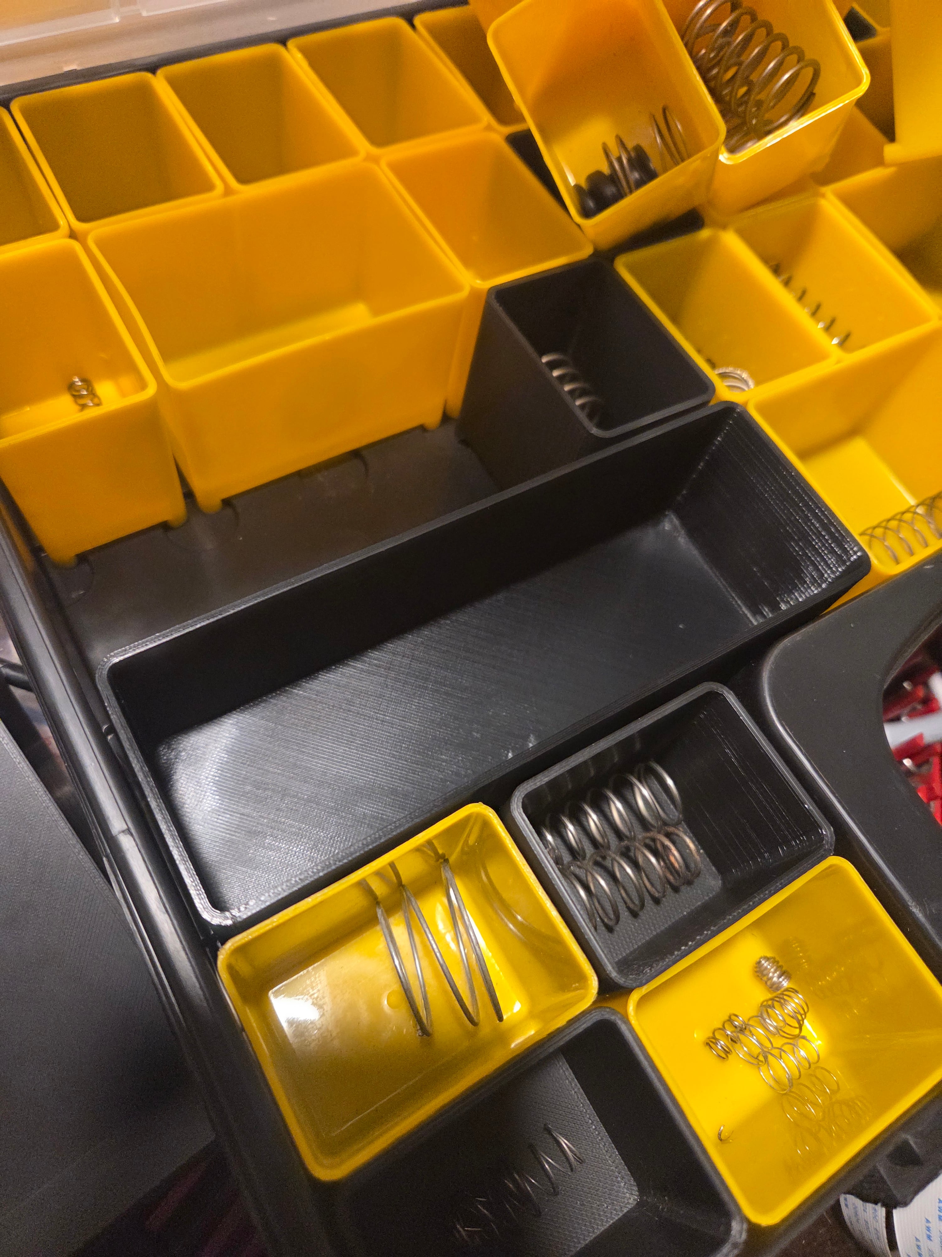 Harbor Freight Storage Bin 4x1 Med/Small 3d model