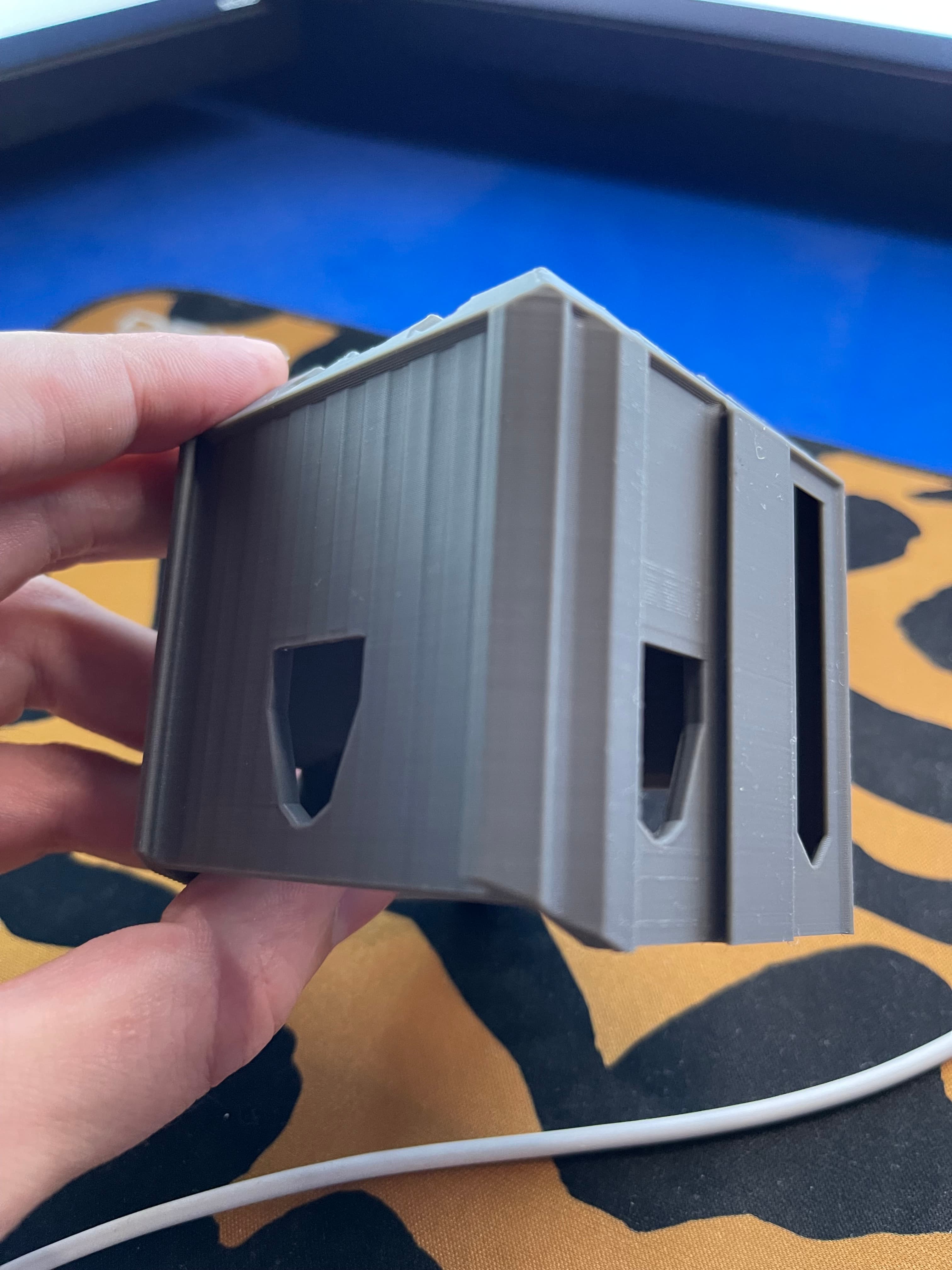 Dear developer, I kindly ask you to tell me what to do with the latches. It breaks off with minimal pressure. It is impossible to detach the containers from each other without losses, especially 3x1. The problem is widespread, there are more than 5 requests in the comment thread and you have not responded to any of them. Please provide feedback.