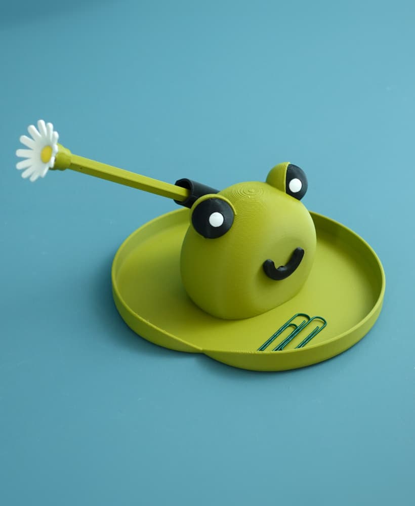Frank the frog pen holder 3d model