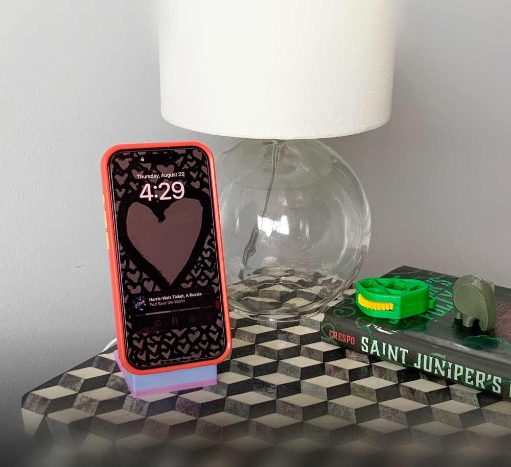 MagSafe iPhone Charging Stand - Puck Dock 3d model