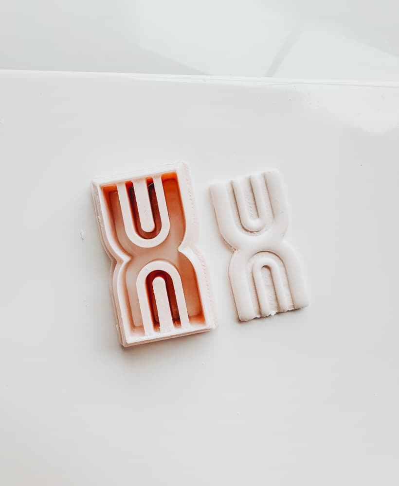 Dual Arch Huggie (Thangs Exclusive) 3d model