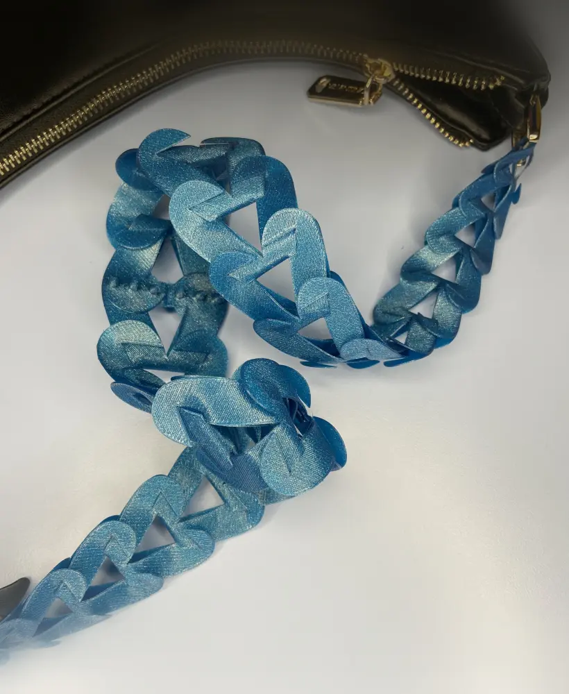 Replace Your Boring Bag Strap – Modular 3D-Printed Heart Strap 3d model