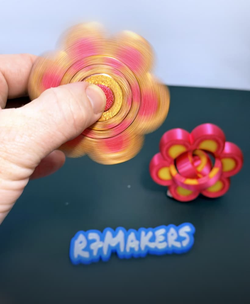 R7 Gyro Flower Fidget | Spring Gyro Fidget Toy | R7Makers 3d model
