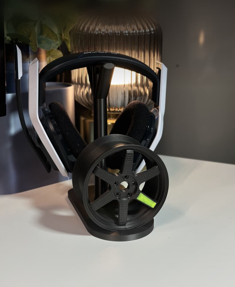 Simple Headset and Wheel Stand: TE37 3d model