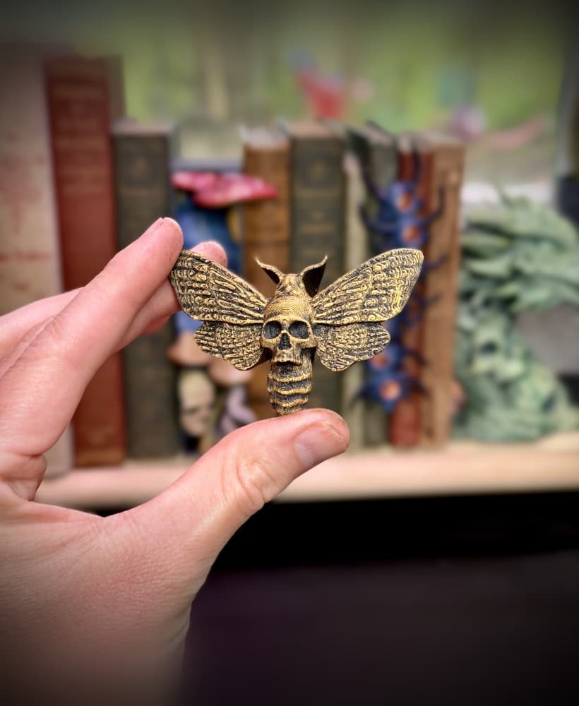 Skull moth drawer pull 3d model