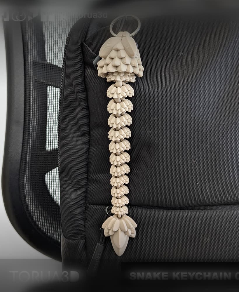 ARTICULATED SNAKE KEYCHAIN 003 - WITH RING.stl 3d model