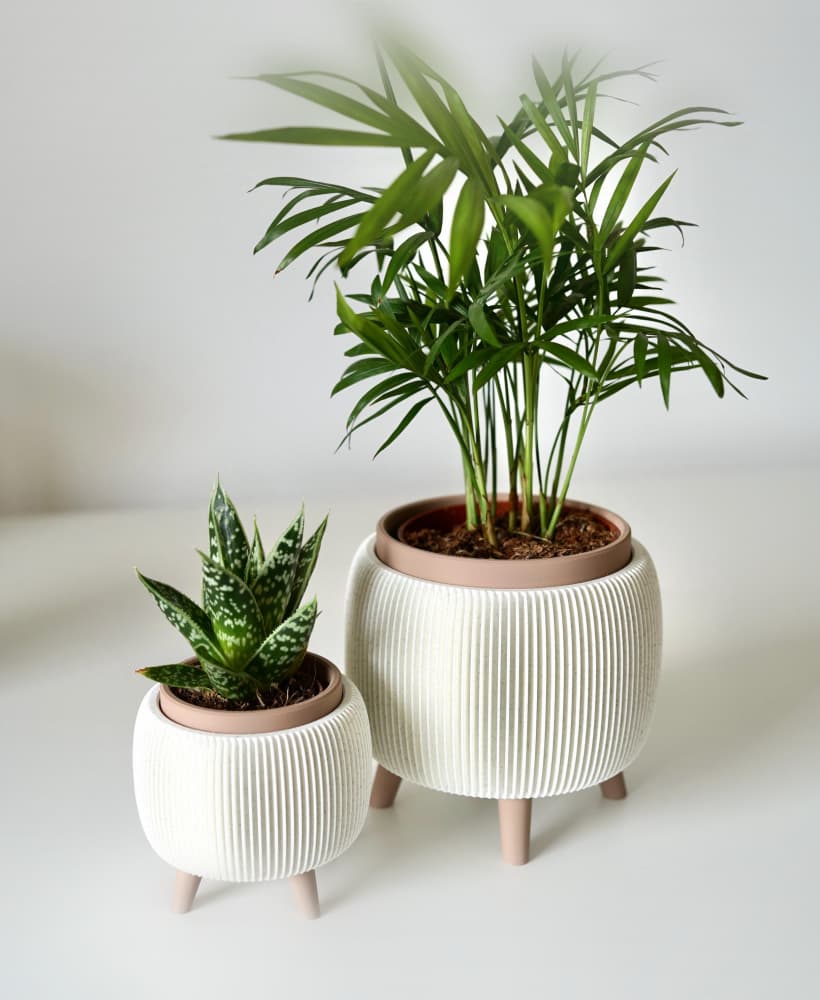 THALOR planter with legs 3d model