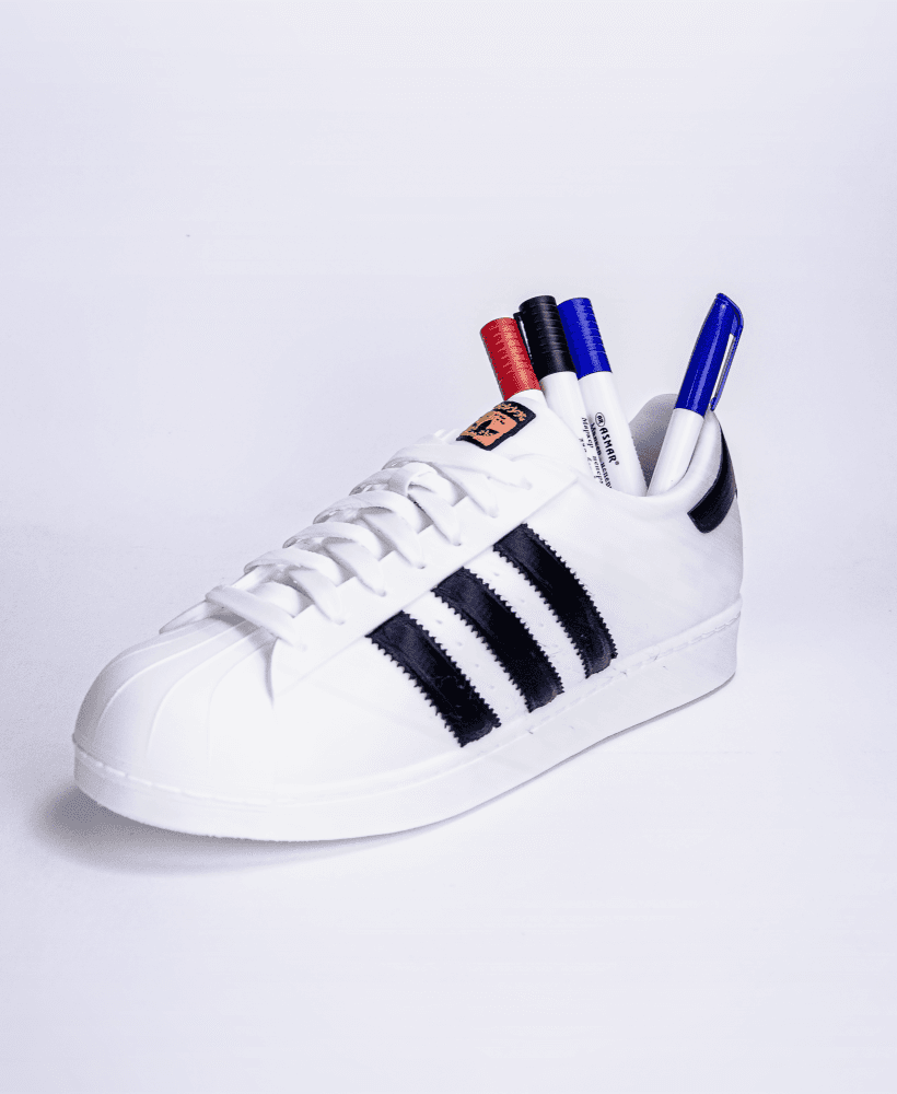 Adidas Inspired Vase: Sporty Style Meets Modern Design 3d model